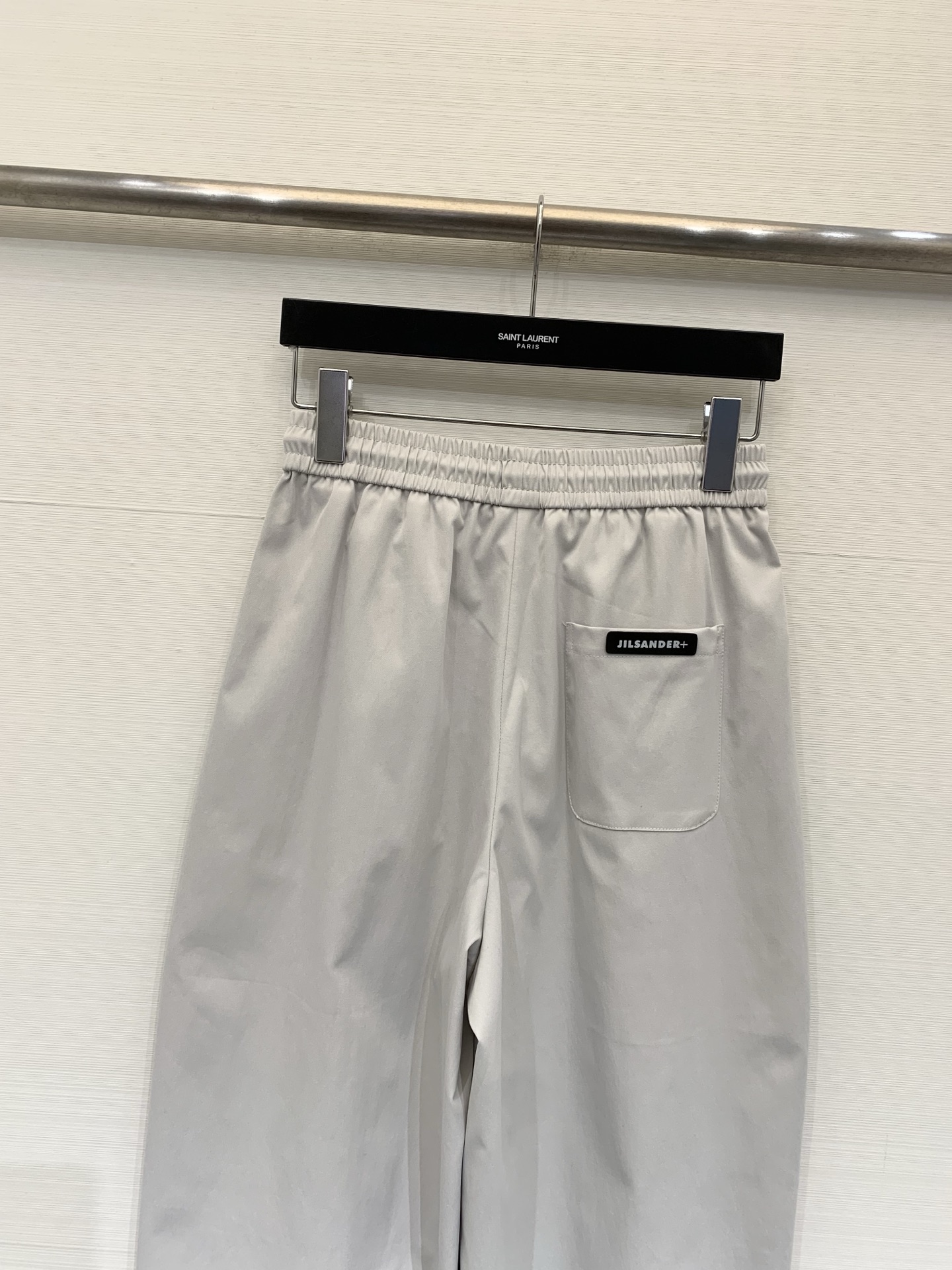 JILSANDER 26夏季新款 侧条纹松弛八分神裤，谁懂啊！这款也太藏肉了，高腰抽绳+侧条纹设计，自带