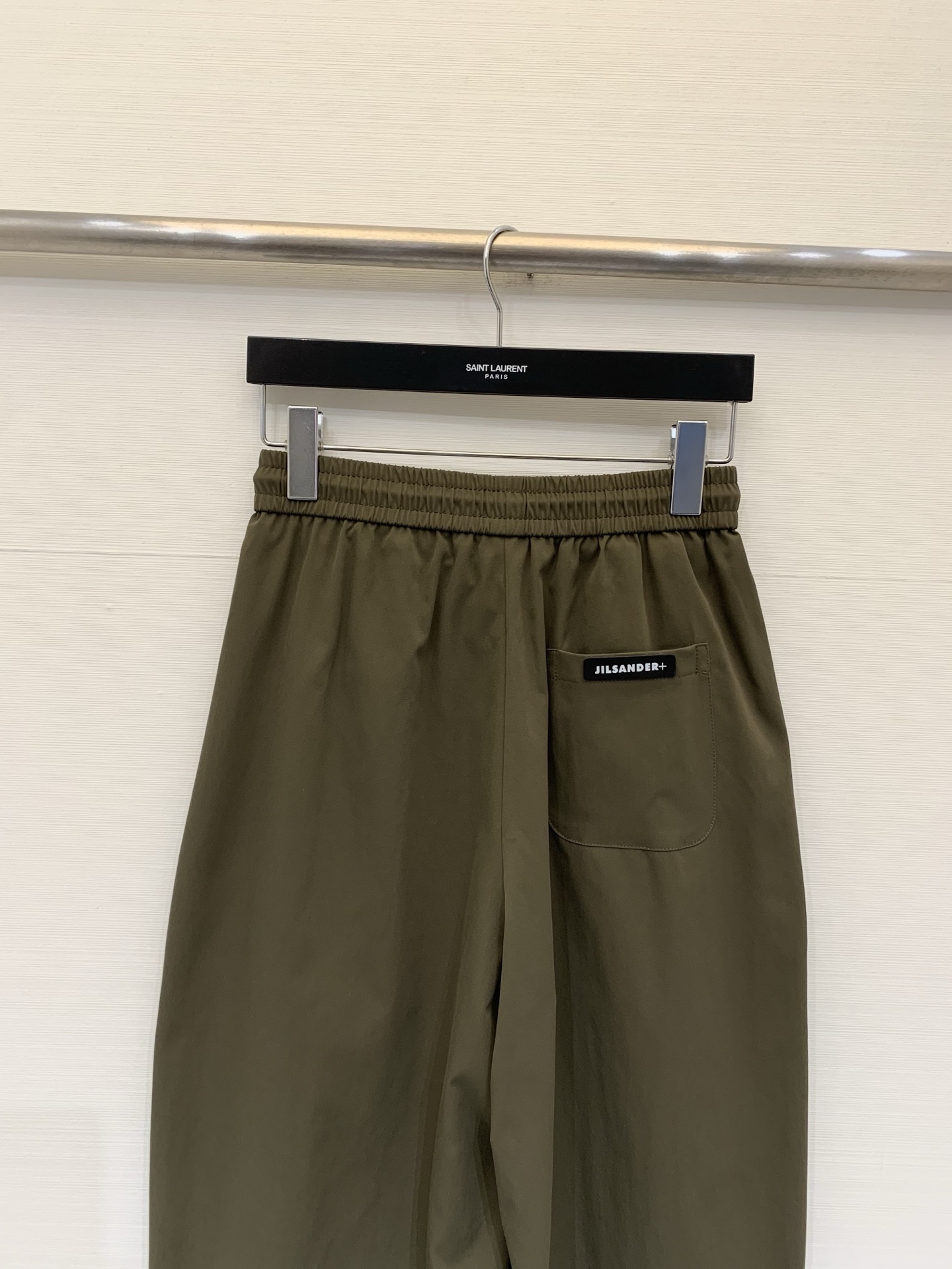 JILSANDER 26夏季新款 侧条纹松弛八分神裤，谁懂啊！这款也太藏肉了，高腰抽绳+侧条纹设计，自带