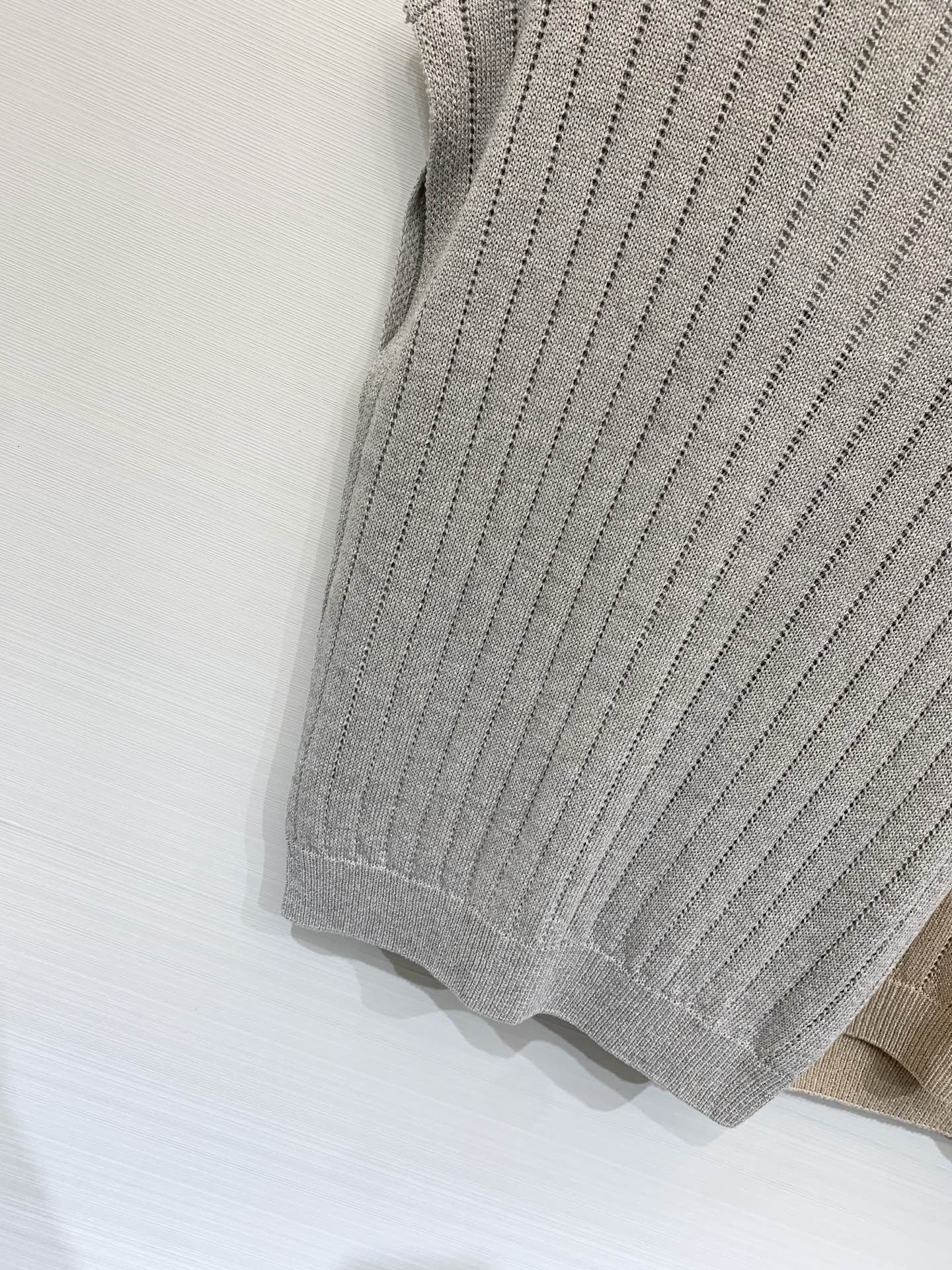 BC 26夏季新款 竖纹镂空v领背心款 logo图案修饰点缀 上身高级 三色SML