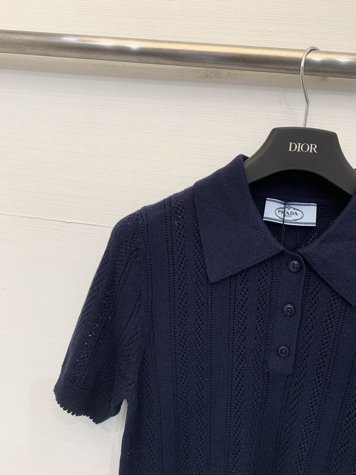 Prada 26夏季新款 系列款 镂空Polo领短袖款 logo图案修饰点缀 上身高级氛围感🈵️🈵️ 两