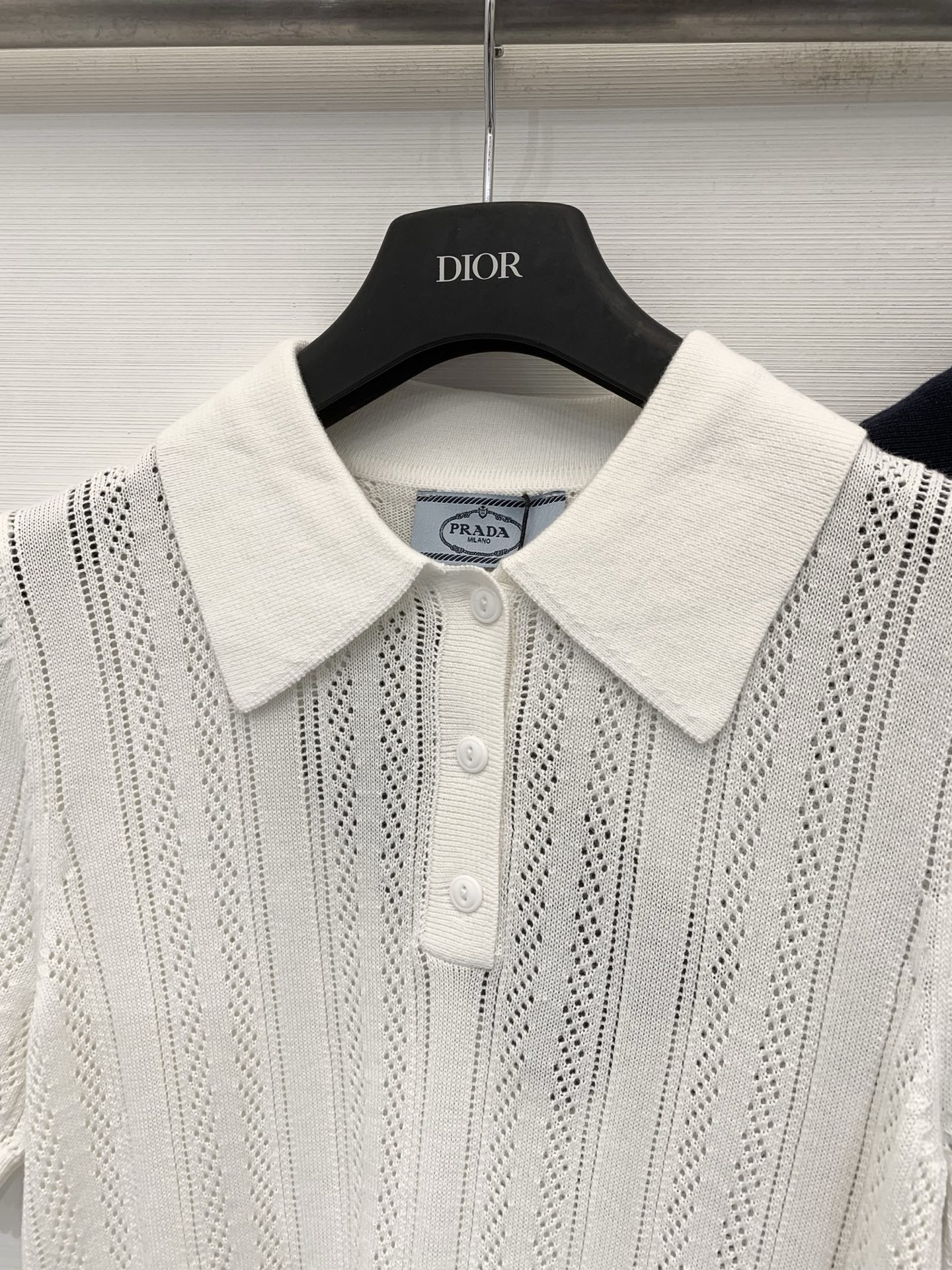 Prada 26夏季新款 系列款 镂空Polo领短袖款 logo图案修饰点缀 上身高级氛围感🈵️🈵️ 两