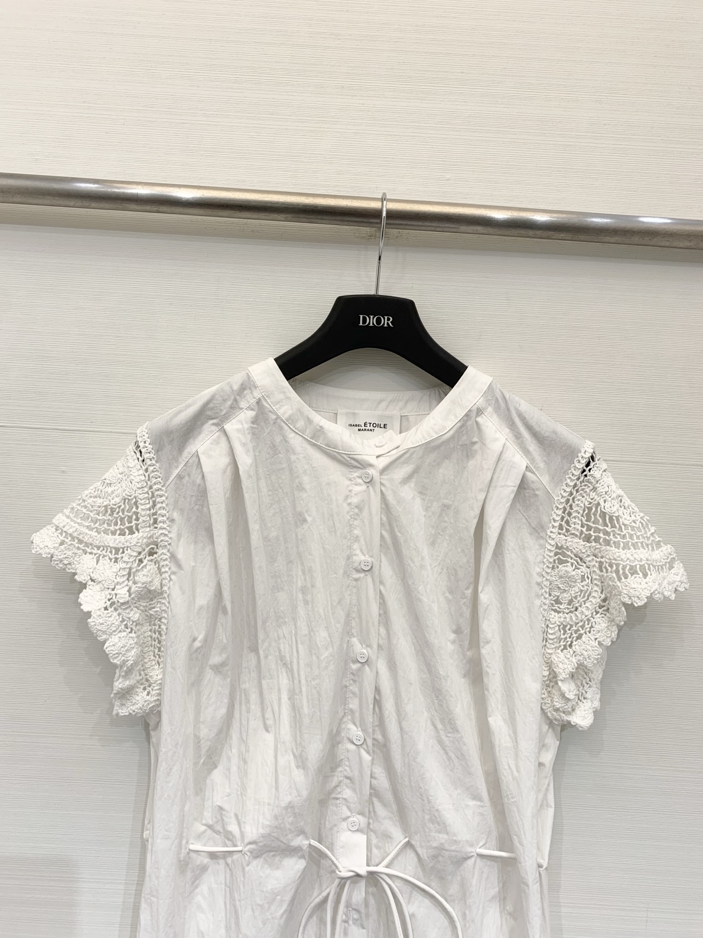 IsabelMarant 26夏季新款 法式拼接蕾丝袖短袖衬衫，手工钩花蕾丝飞袖太戳我了，像把夏日的风都