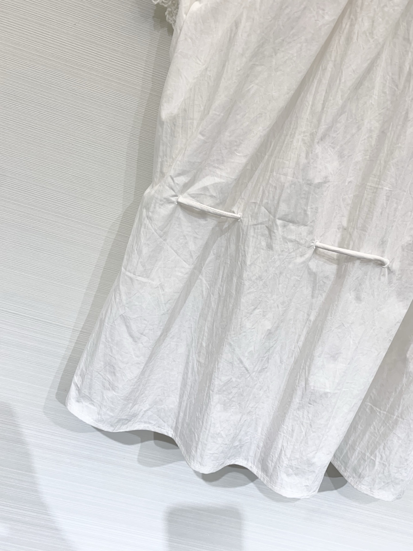 IsabelMarant 26夏季新款 法式拼接蕾丝袖短袖衬衫，手工钩花蕾丝飞袖太戳我了，像把夏日的风都