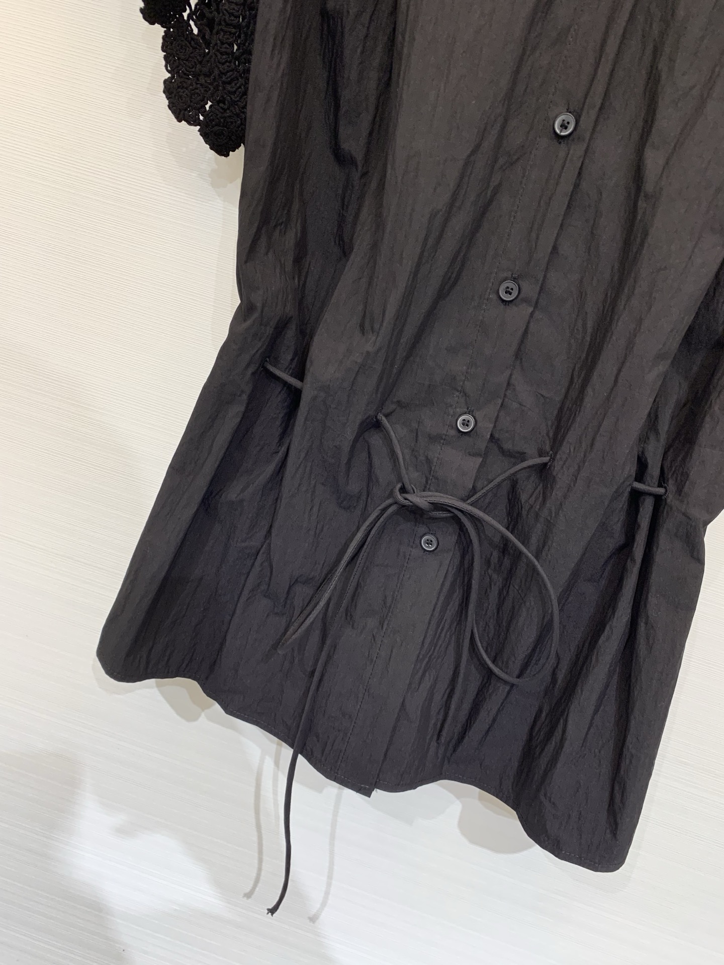IsabelMarant 26夏季新款 法式拼接蕾丝袖短袖衬衫，手工钩花蕾丝飞袖太戳我了，像把夏日的风都