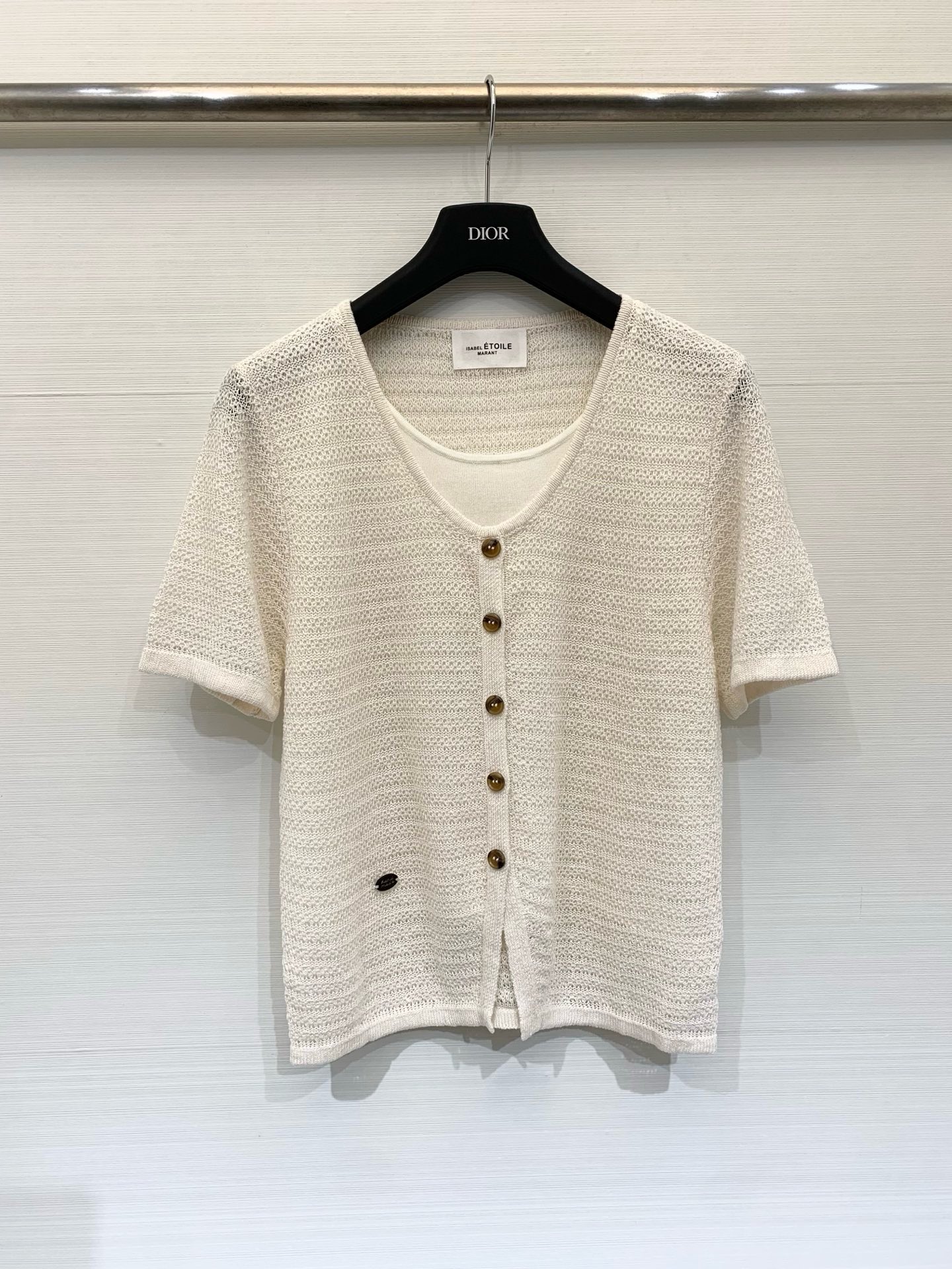 NO:872309,Isabel Marant toile 26 spring and summer new model, fake two-piece hollow knitted linen short sleeves, fake two-piece design, creates a layered atmosphere, fine hollow mesh texture, breathable and light, French casual, gentle commuting style, suitable for spring and summer layering, size SML,, T-shirt,19860909Isabel Marant toile 26春夏新款 假两件镂空针织亚麻短袖,假两件设计,营造层次氛围感,细密的镂空网眼纹理,透气轻盈,法式休闲、温柔通勤风,适合春夏叠穿搭配 码数SML,,T-shirt,,Women's clothing