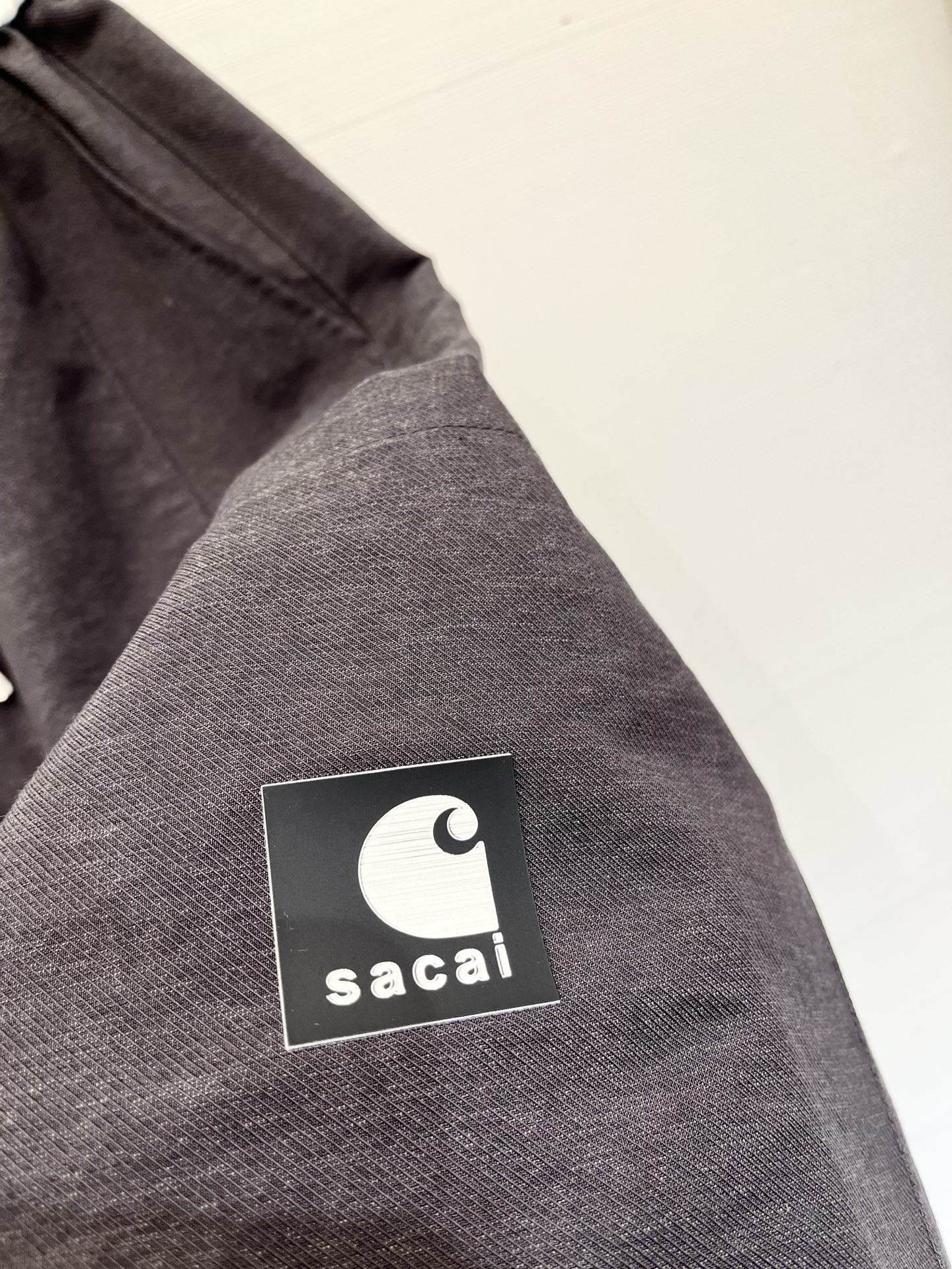 「Sacai 26夏季新款 工装五分短裤」自留百搭神裤，撞色拼接松紧腰，抽绳自带松弛感，双侧大贴袋工装版