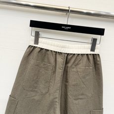 「Sacai 26夏季新款 工装五分短裤」自留百搭神裤,撞色拼接松紧腰,抽绳自带松弛感,双侧大贴袋工装版 「Sacai 26夏季新款 工装五分短裤」自留百搭神裤,撞色拼接松紧腰,抽绳自带松弛感,双侧大贴袋工装版