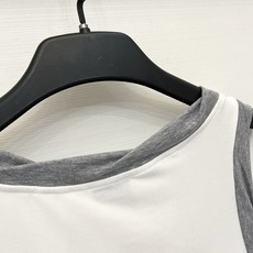 「Courreges 26夏季新款 纽带撞色背心」短款修身剪裁,利落收腰版型,双层撞色假两件,白色主体+ 「Courreges 26夏季新款 纽带撞色背心」短款修身剪裁,利落收腰版型,双层撞色假两件,白色主体+