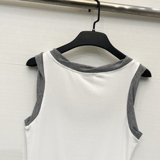 「Courreges 26夏季新款 纽带撞色背心」短款修身剪裁,利落收腰版型,双层撞色假两件,白色主体+ 「Courreges 26夏季新款 纽带撞色背心」短款修身剪裁,利落收腰版型,双层撞色假两件,白色主体+