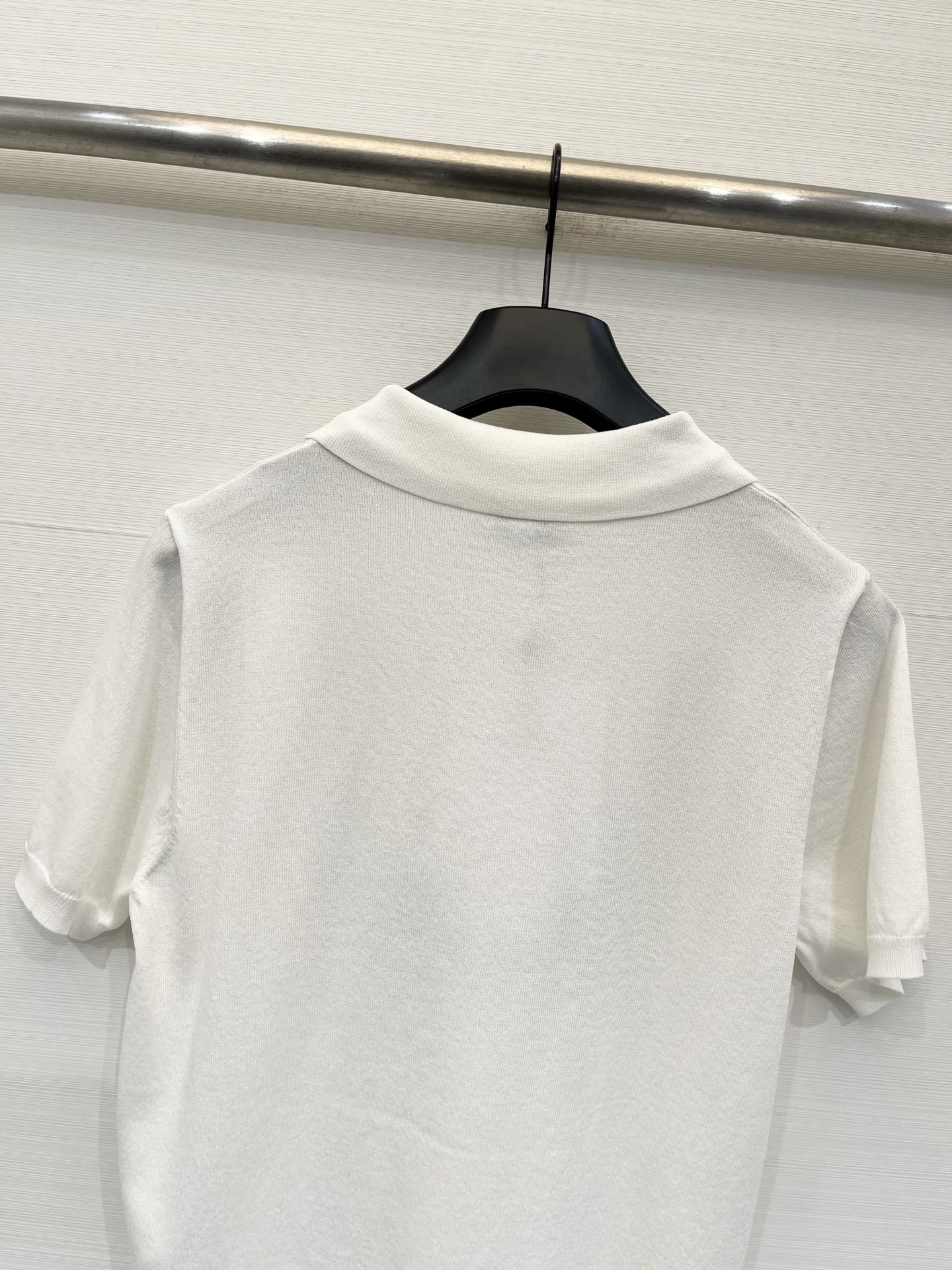 CHANEL 26夏季新款 Polo领短袖款 logo图案修饰点缀 上身高级氛围感🈵️🈵️ 两色SML