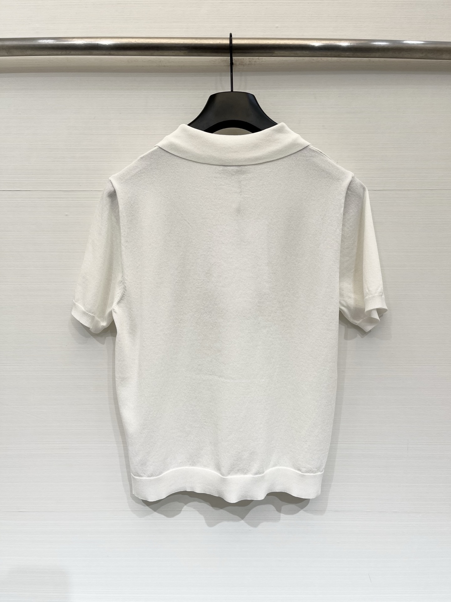 CHANEL 26夏季新款 Polo领短袖款 logo图案修饰点缀 上身高级氛围感🈵️🈵️ 两色SML