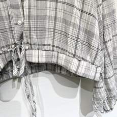 「AcneStudios 格纹抽绳短款连帽防晒长袖」 超薄质感,短款宽松落肩版型,慵懒松弛的休闲风,下摆 「AcneStudios 格纹抽绳短款连帽防晒长袖」 超薄质感,短款宽松落肩版型,慵懒松弛的休闲风,下摆