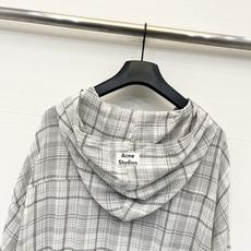 「AcneStudios 格纹抽绳短款连帽防晒长袖」 超薄质感,短款宽松落肩版型,慵懒松弛的休闲风,下摆 「AcneStudios 格纹抽绳短款连帽防晒长袖」 超薄质感,短款宽松落肩版型,慵懒松弛的休闲风,下摆