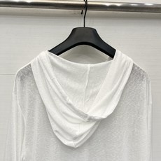 「IsabelMarant 蕾丝下摆连帽防晒外衫」宽松落肩版型,慵懒休闲风,主打薄透透气,竹节麻感薄面料 「IsabelMarant 蕾丝下摆连帽防晒外衫」宽松落肩版型,慵懒休闲风,主打薄透透气,竹节麻感薄面料
