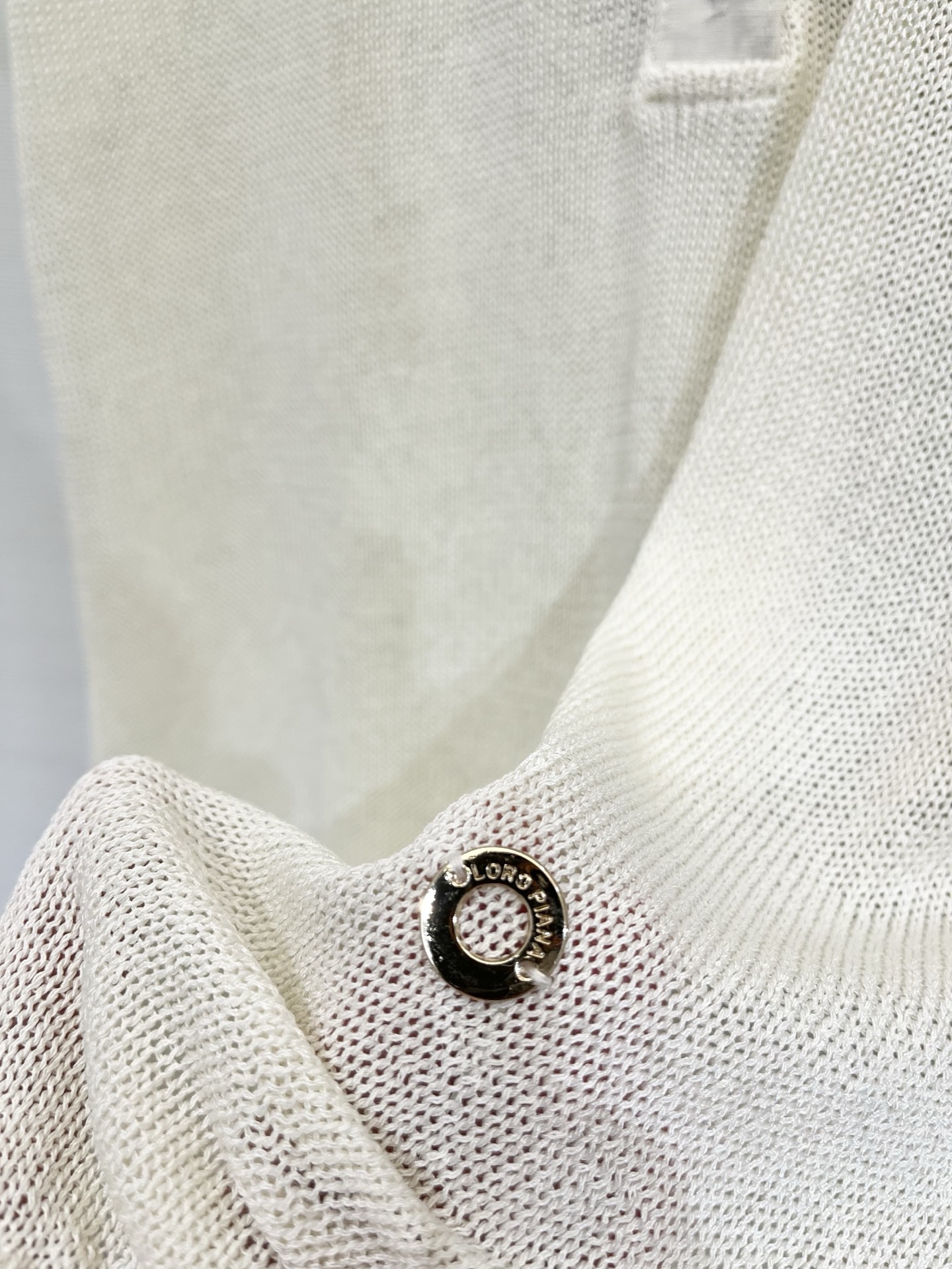 Loro piana 26夏季新款 圆领半开领针织背心 Logo图案修饰点缀 上身高级氛围感🈵️🈵️ 三
