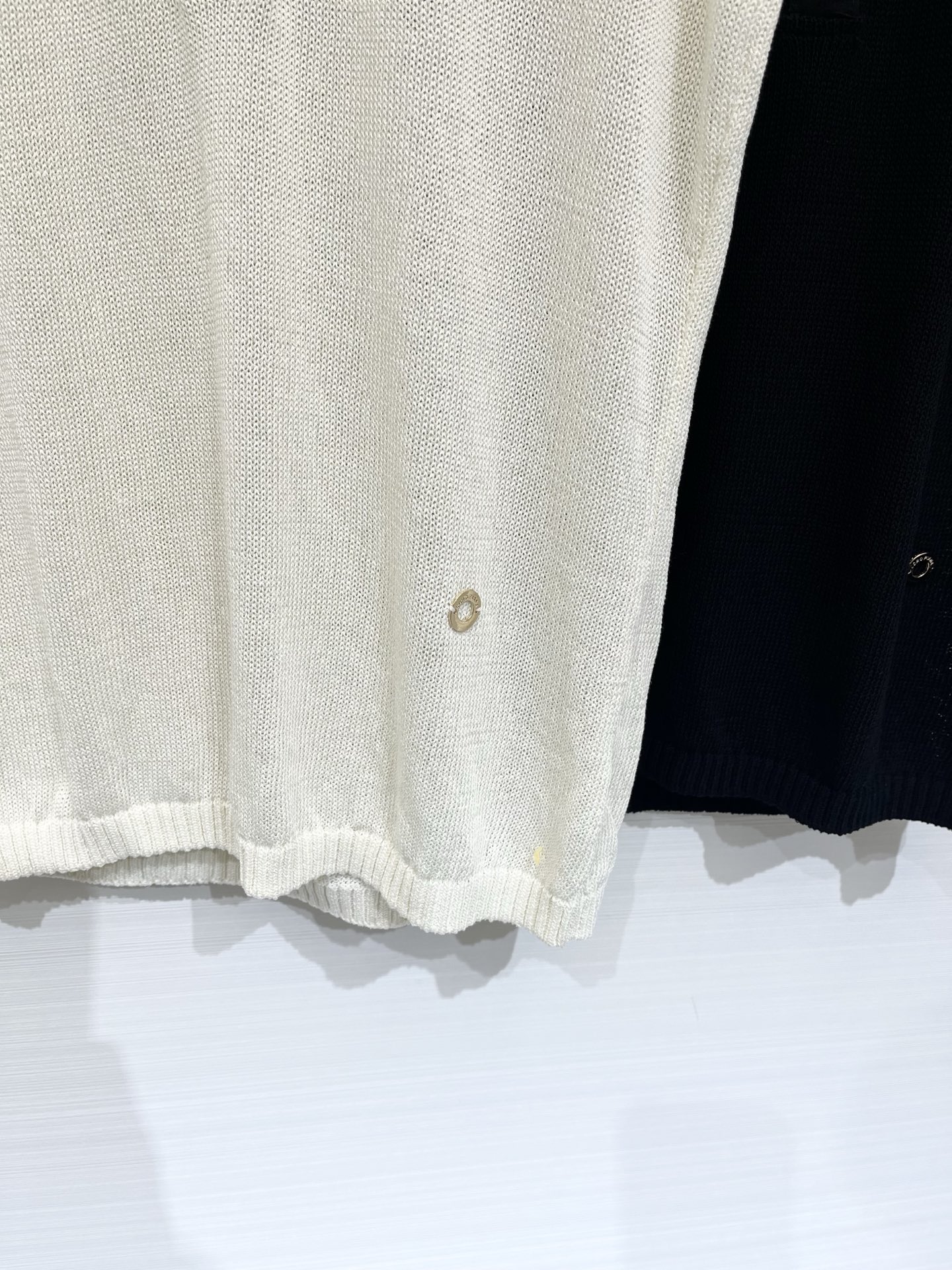 Loro piana 26夏季新款 圆领半开领针织背心 Logo图案修饰点缀 上身高级氛围感🈵️🈵️ 三