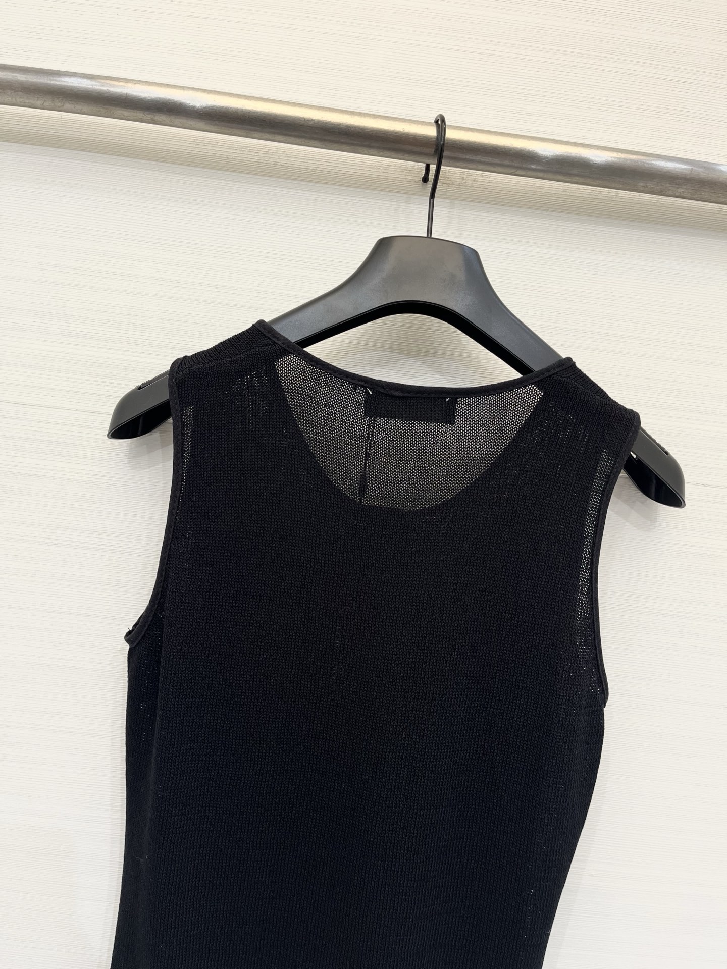 Loro piana 26夏季新款 圆领半开领针织背心 Logo图案修饰点缀 上身高级氛围感🈵️🈵️ 三