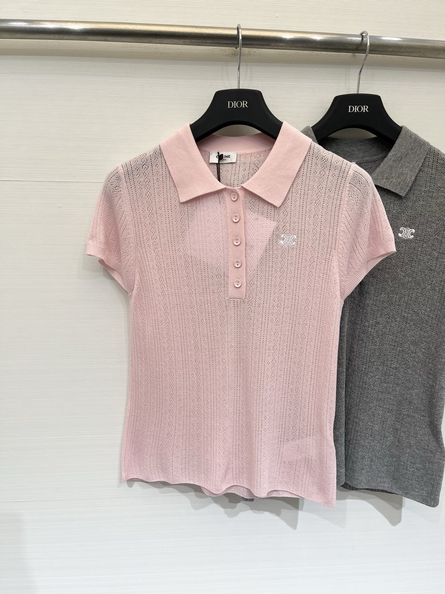 Celine 26夏季新款 薄款Polo领针织短袖 Logo图案修饰点缀 上身高级氛围感🈵️🈵️ 三色S