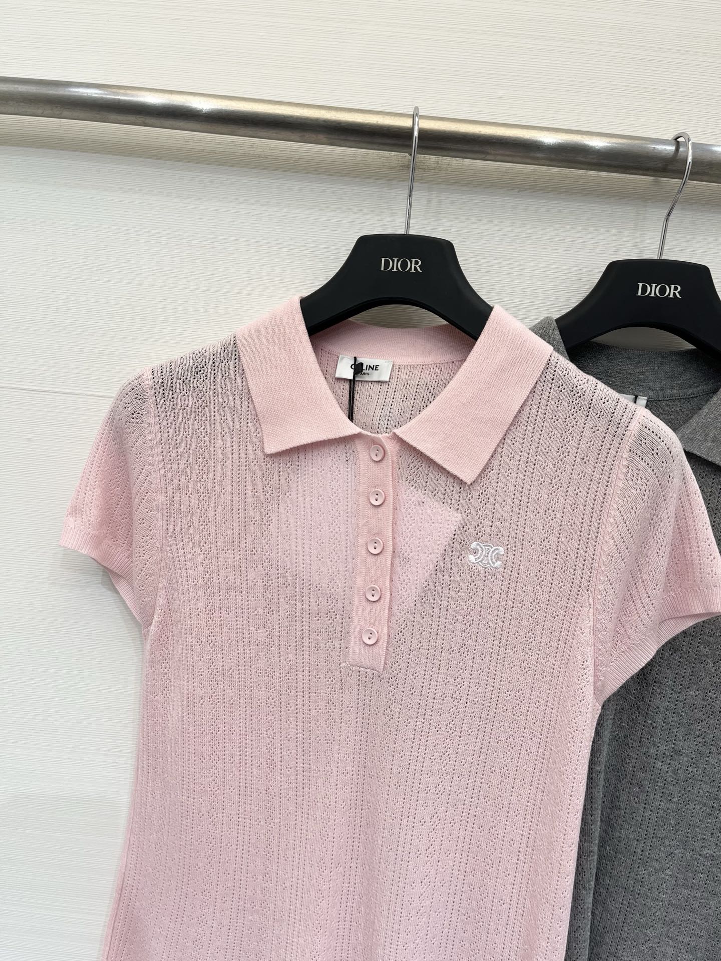 Celine 26夏季新款 薄款Polo领针织短袖 Logo图案修饰点缀 上身高级氛围感🈵️🈵️ 三色S