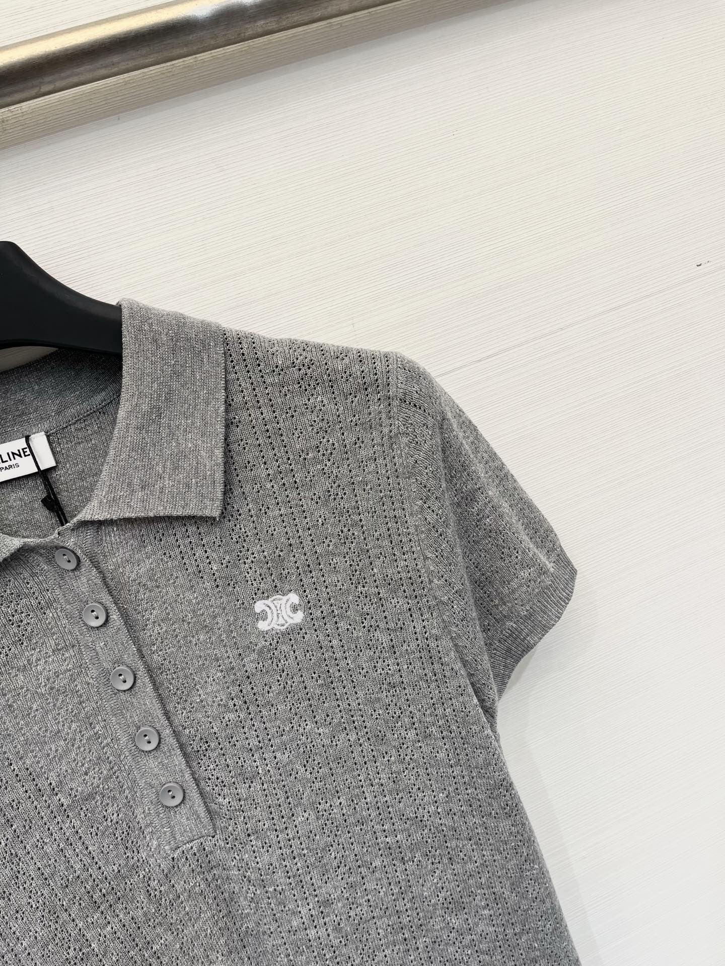 Celine 26夏季新款 薄款Polo领针织短袖 Logo图案修饰点缀 上身高级氛围感🈵️🈵️ 三色S