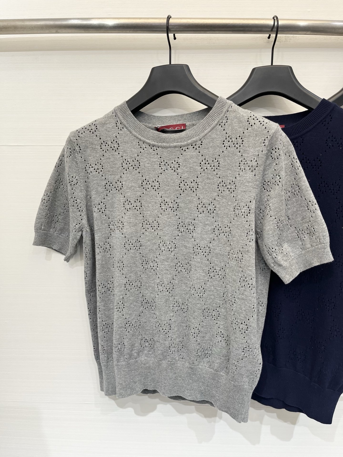 Gucci026夏季新款 简约圆领短袖款 logo图案修饰点缀 上身高级氛围感🈵️🈵️ 三色SML