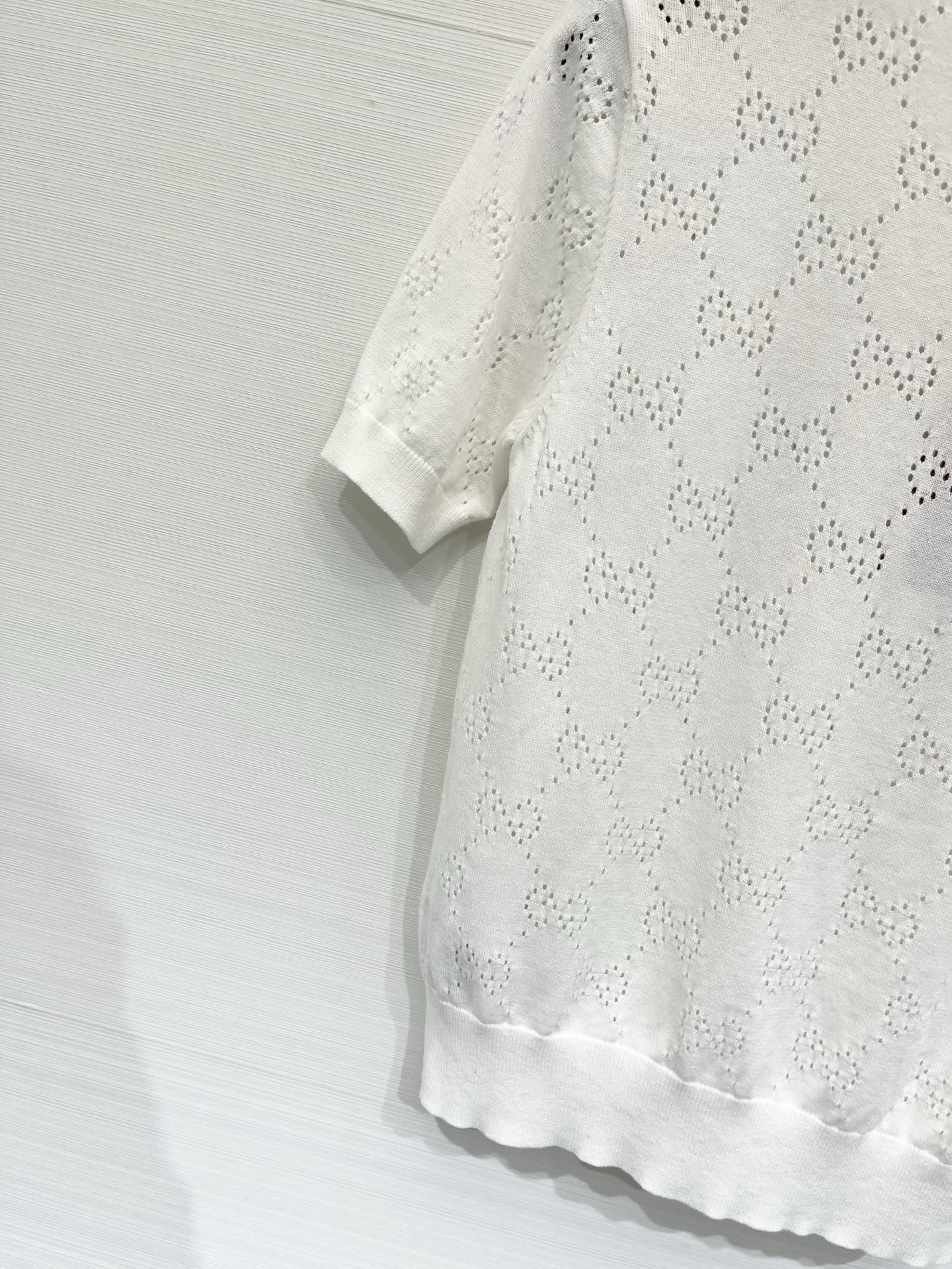 Gucci026夏季新款 简约圆领短袖款 logo图案修饰点缀 上身高级氛围感🈵️🈵️ 三色SML