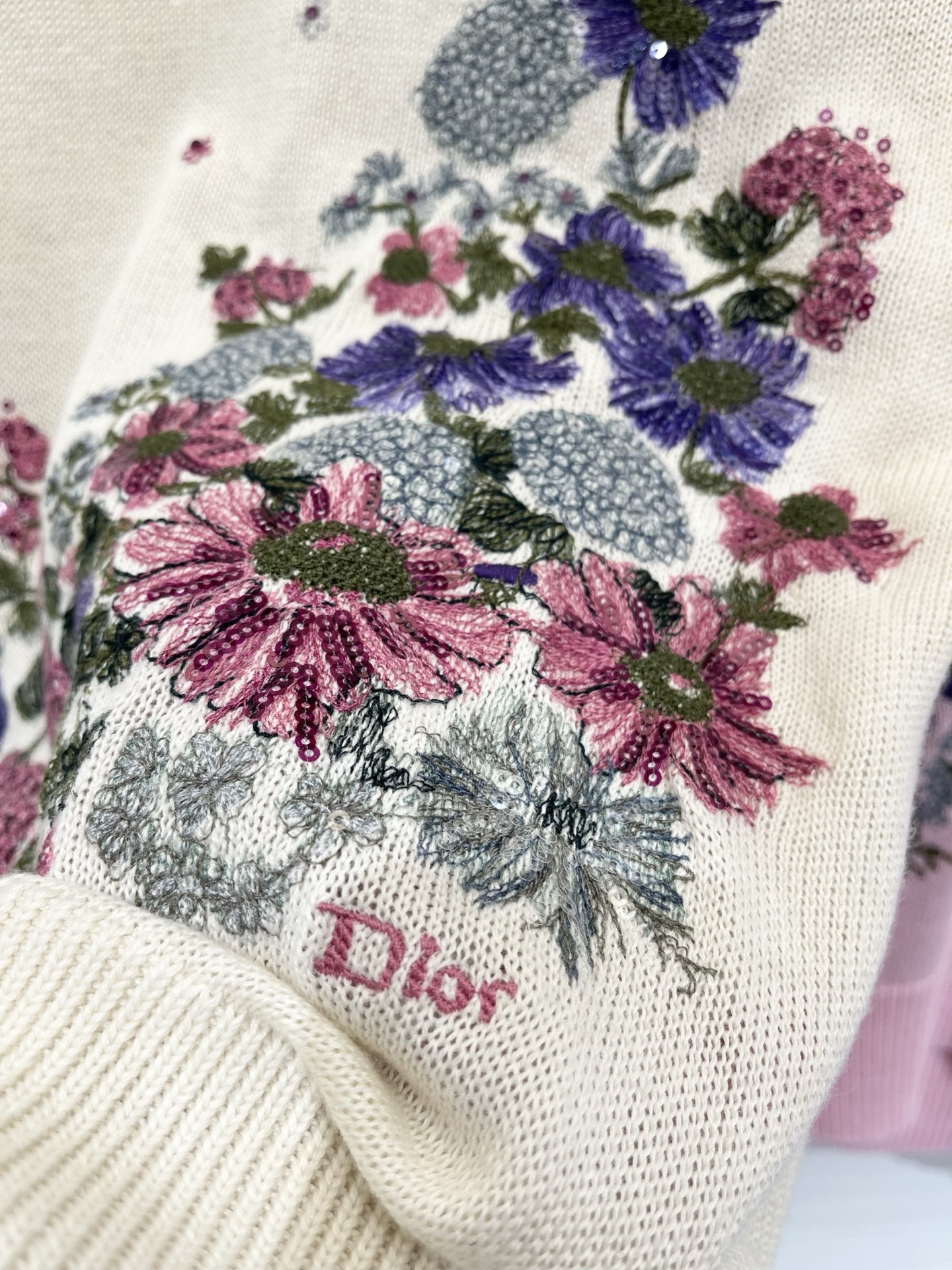 DIOR 26夏季新款 重工刺绣圆领短袖款 logo图案修饰点缀 上身高级氛围感🈵️🈵️ 三色SML