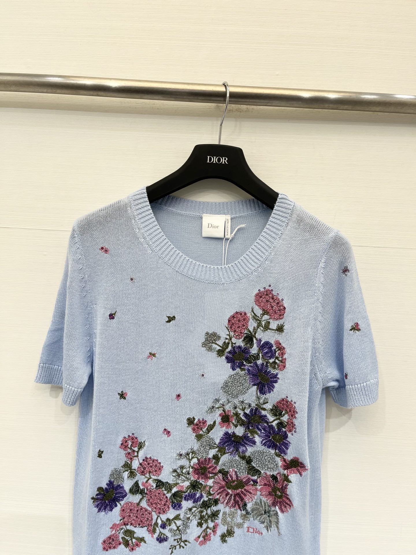 DIOR 26夏季新款 重工刺绣圆领短袖款 logo图案修饰点缀 上身高级氛围感🈵️🈵️ 三色SML