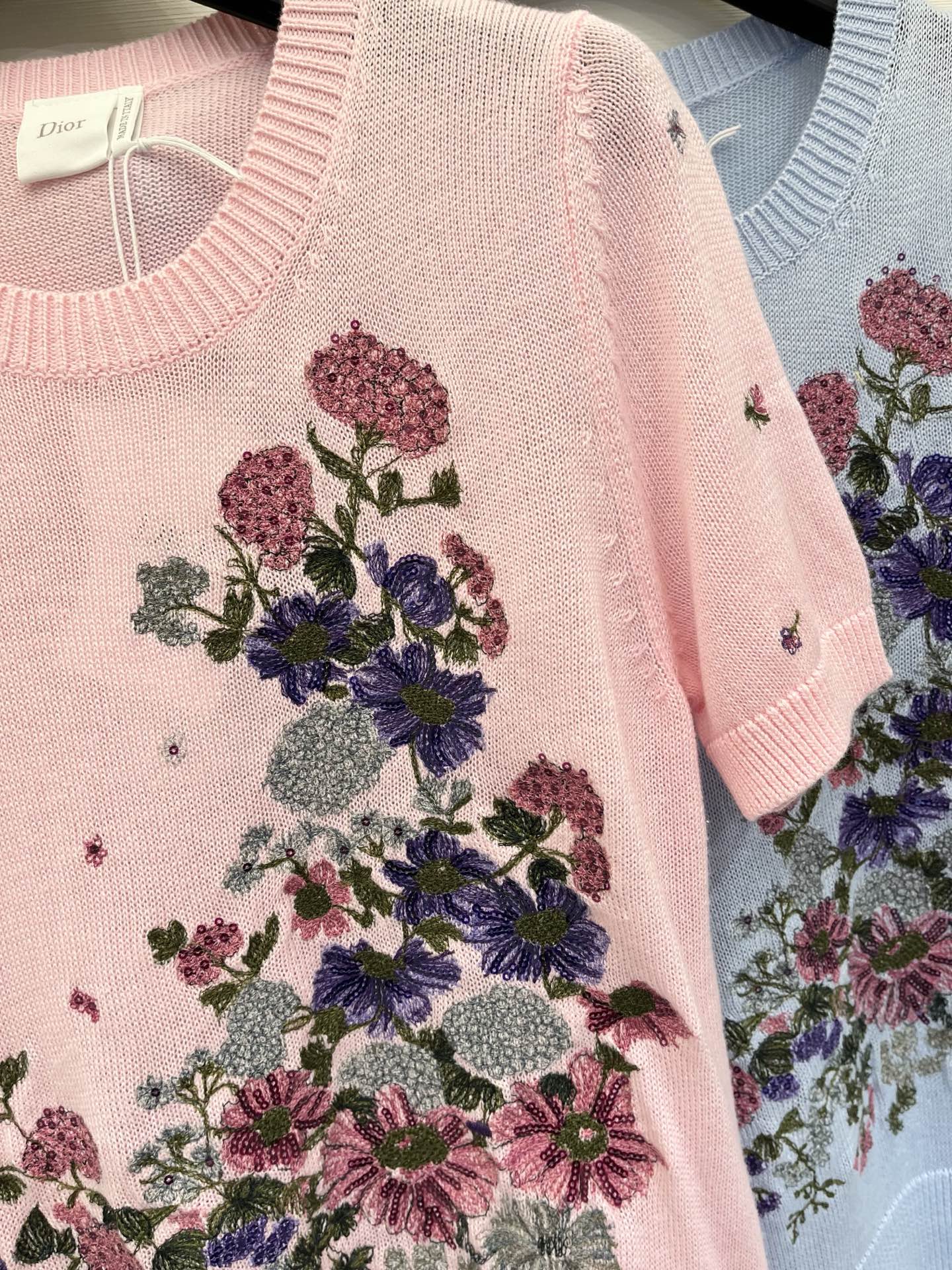 DIOR 26夏季新款 重工刺绣圆领短袖款 logo图案修饰点缀 上身高级氛围感🈵️🈵️ 三色SML