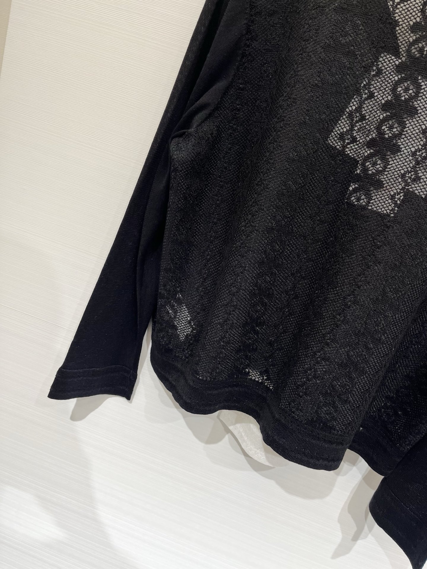 DIOR 26夏季新款 薄款v领长袖开衫款 logo图案修饰点缀 上身高级氛围感🈵️🈵️ 两色SML