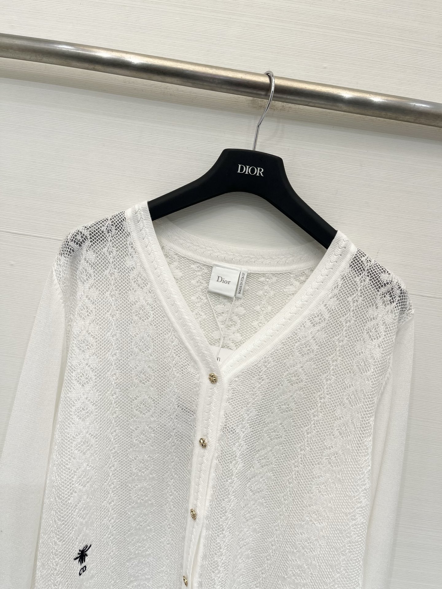 DIOR 26夏季新款 薄款v领长袖开衫款 logo图案修饰点缀 上身高级氛围感🈵️🈵️ 两色SML