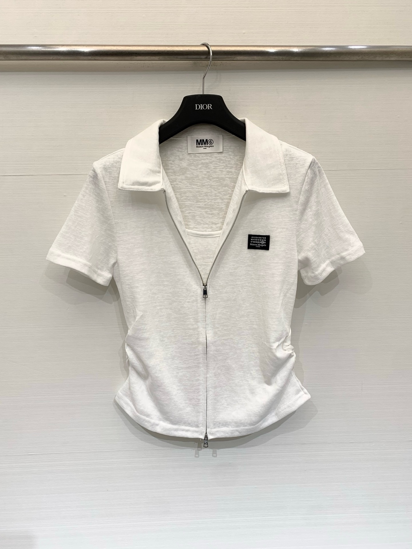 MM6 Maison Margiela 26 夏季新款 拉链Polo短款T恤，双向金属拉链贯穿衣身，腰部