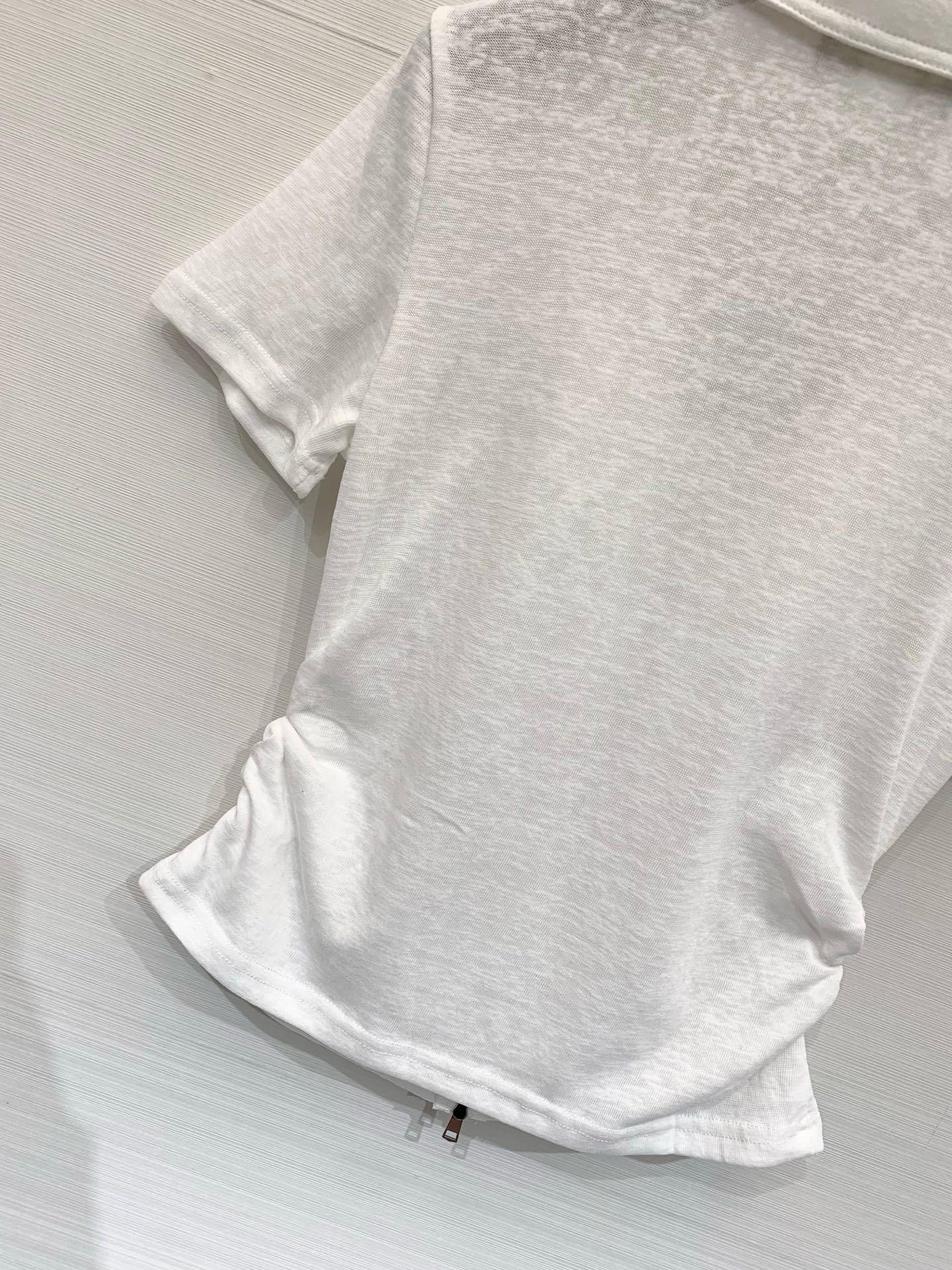 MM6 Maison Margiela 26 夏季新款 拉链Polo短款T恤，双向金属拉链贯穿衣身，腰部