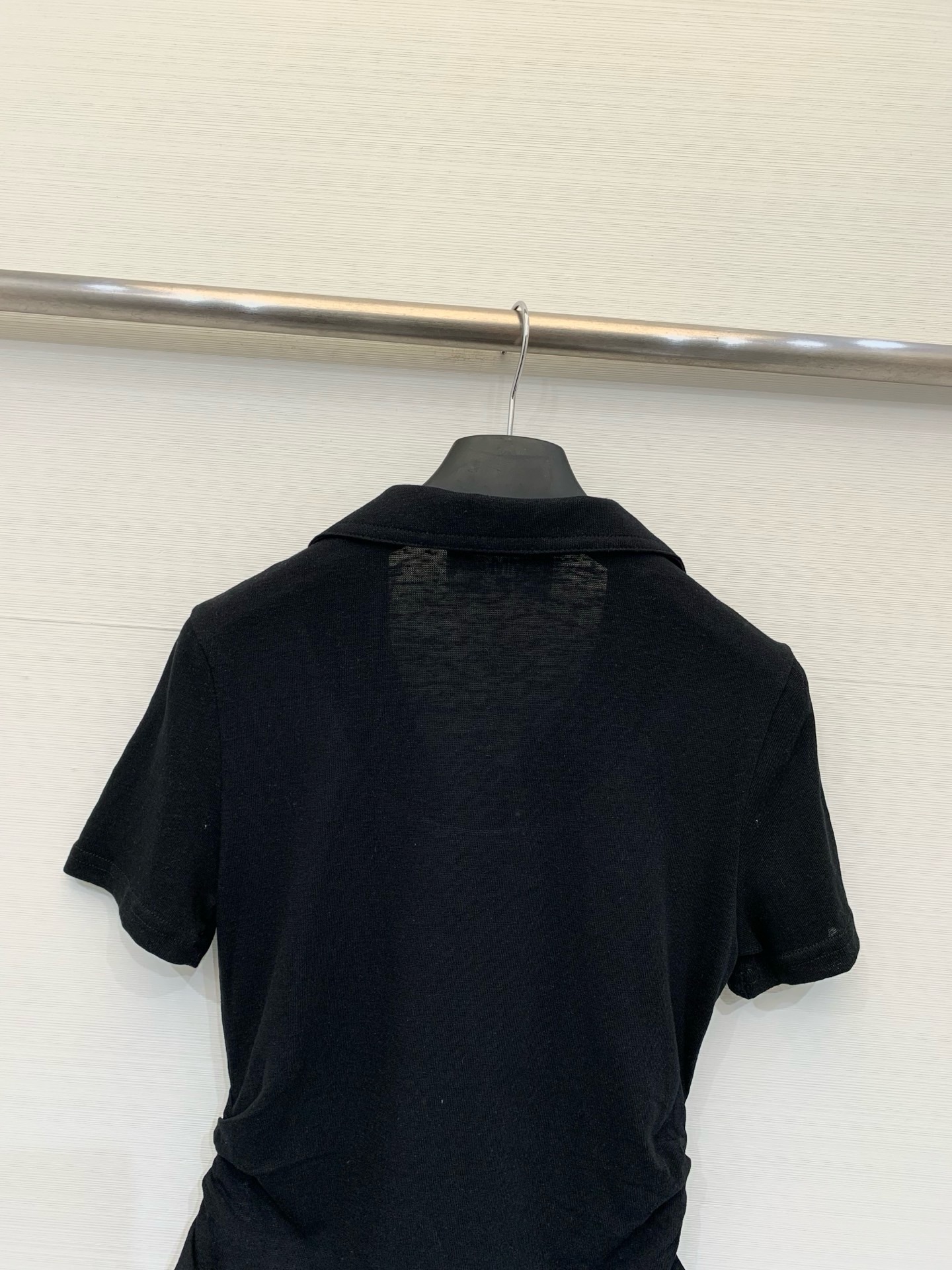 MM6 Maison Margiela 26 夏季新款 拉链Polo短款T恤，双向金属拉链贯穿衣身，腰部