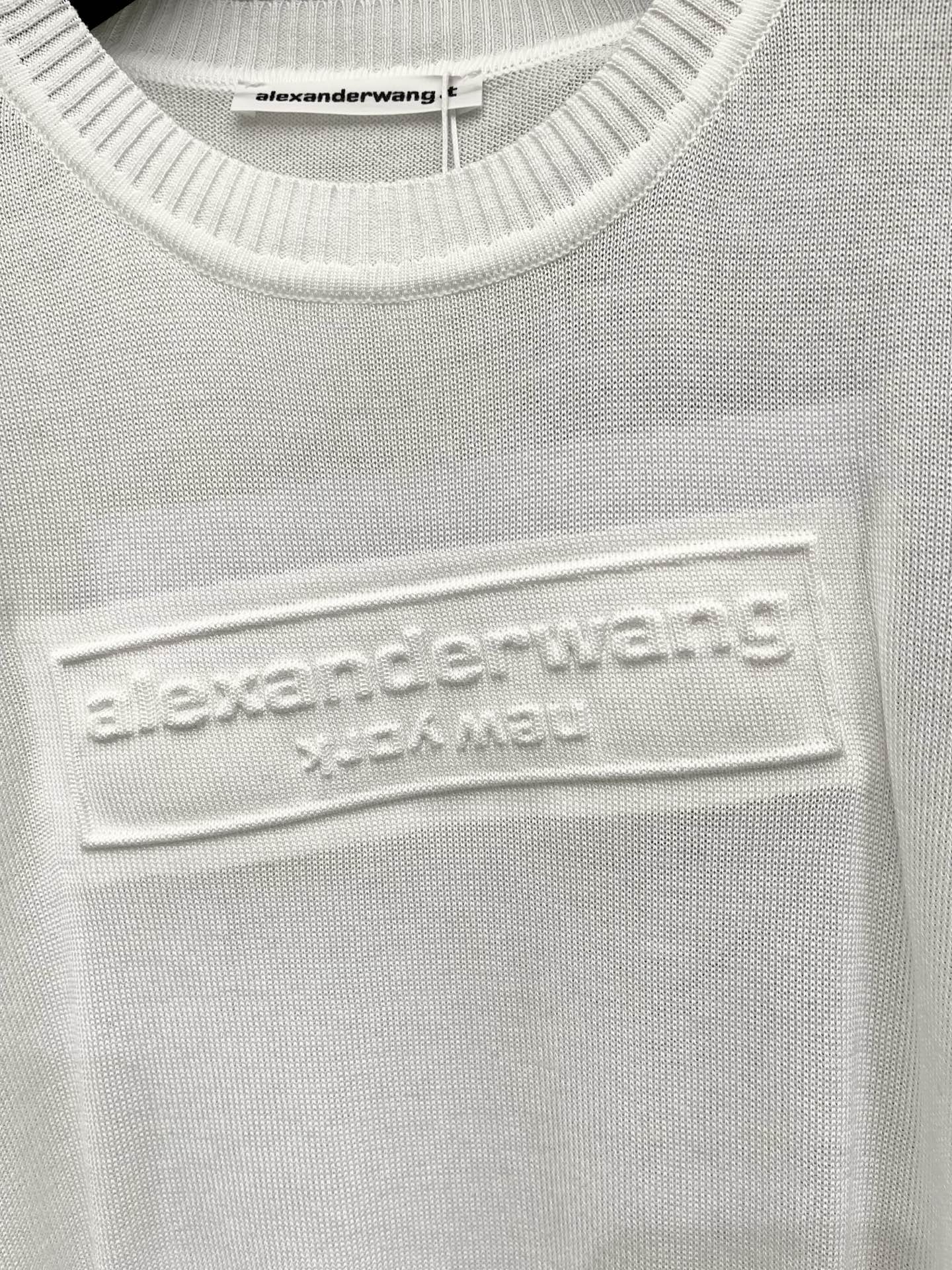 Alexanderwang 26夏季新款 简约圆领短袖款 logo图案修饰点缀 上身高级氛围感🈵️🈵️ 