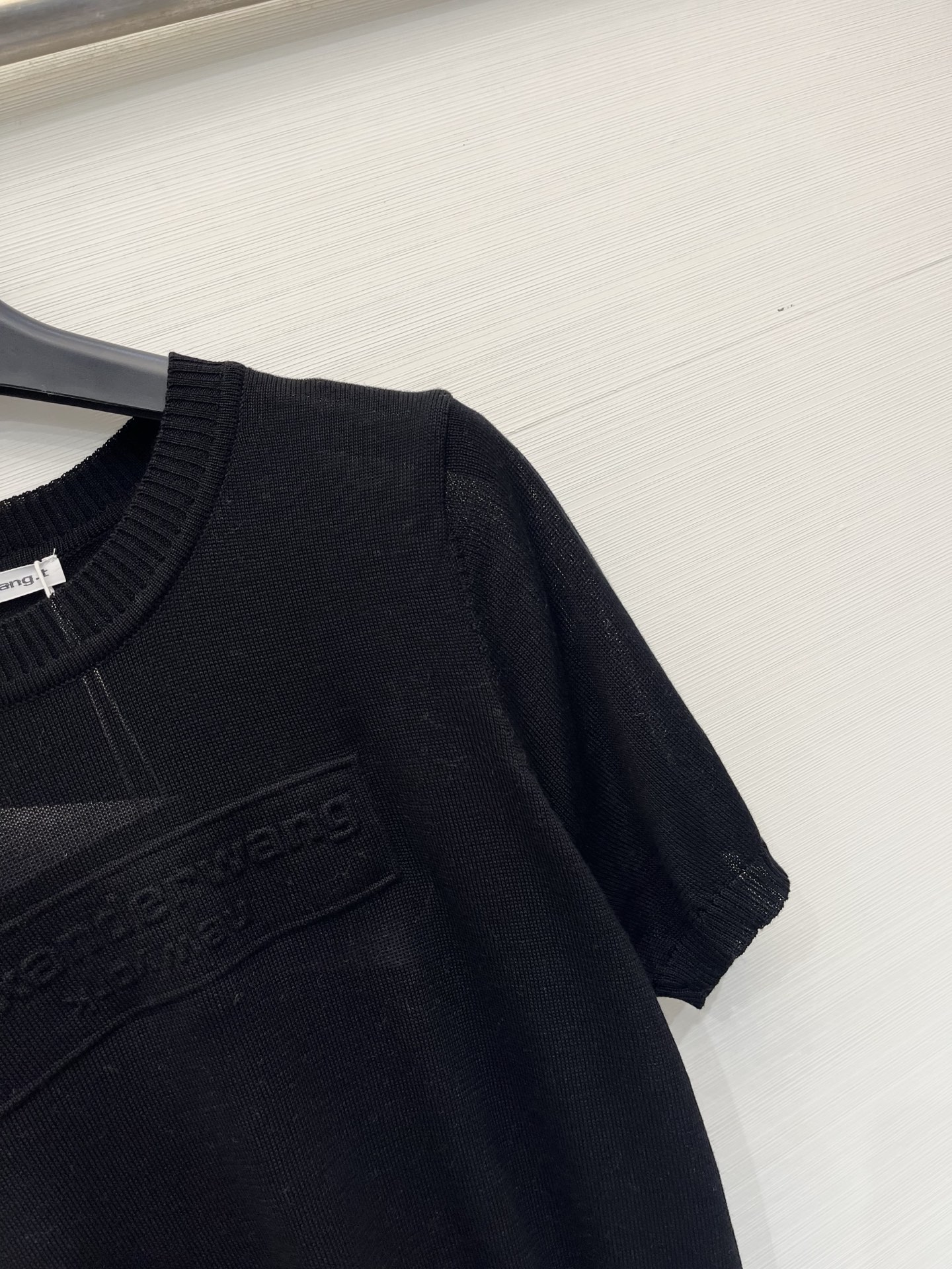 Alexanderwang 26夏季新款 简约圆领短袖款 logo图案修饰点缀 上身高级氛围感🈵️🈵️ 
