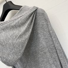 「Courreges 冰感🧊假两件连帽防晒长袖」短款修身显瘦版型,衣长刚好卡在腰线位置,拉长下半身比例, 「Courreges 冰感🧊假两件连帽防晒长袖」短款修身显瘦版型,衣长刚好卡在腰线位置,拉长下半身比例,