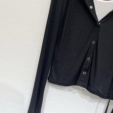 「Courreges 冰感🧊假两件连帽防晒长袖」短款修身显瘦版型,衣长刚好卡在腰线位置,拉长下半身比例, 「Courreges 冰感🧊假两件连帽防晒长袖」短款修身显瘦版型,衣长刚好卡在腰线位置,拉长下半身比例,
