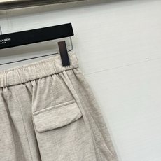 「Sacai 26夏季系列款 麻料休闲短裤」松紧抽绳高腰不挑腰,A字阔腿+裤脚开叉巨藏肉,天然麻感透气面 「Sacai 26夏季系列款 麻料休闲短裤」松紧抽绳高腰不挑腰,A字阔腿+裤脚开叉巨藏肉,天然麻感透气面