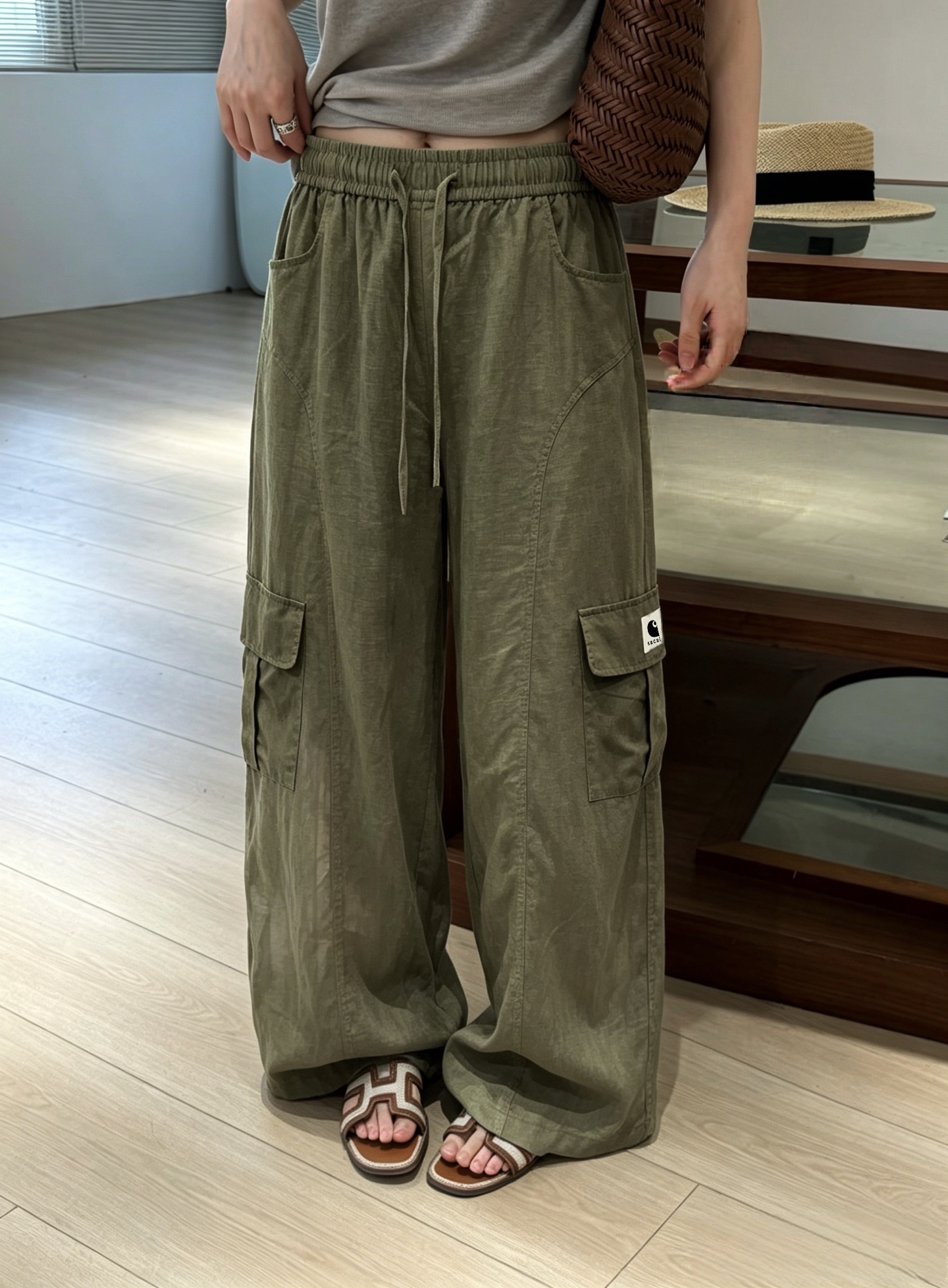 NO:908684,,,19860909,,,Women's clothing
