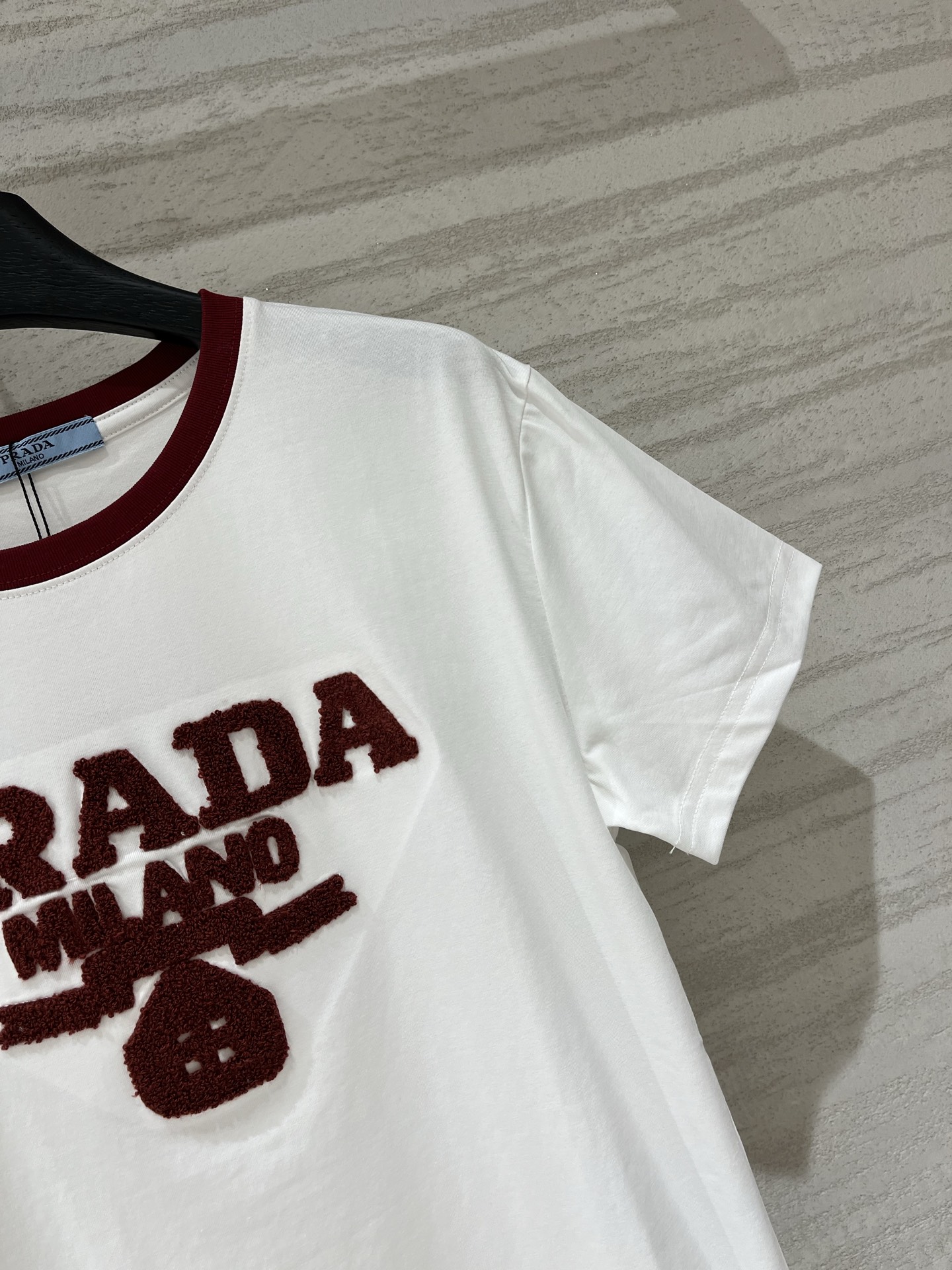Prada 26，夏季新款 植绒Logo短袖T恤 两色SML