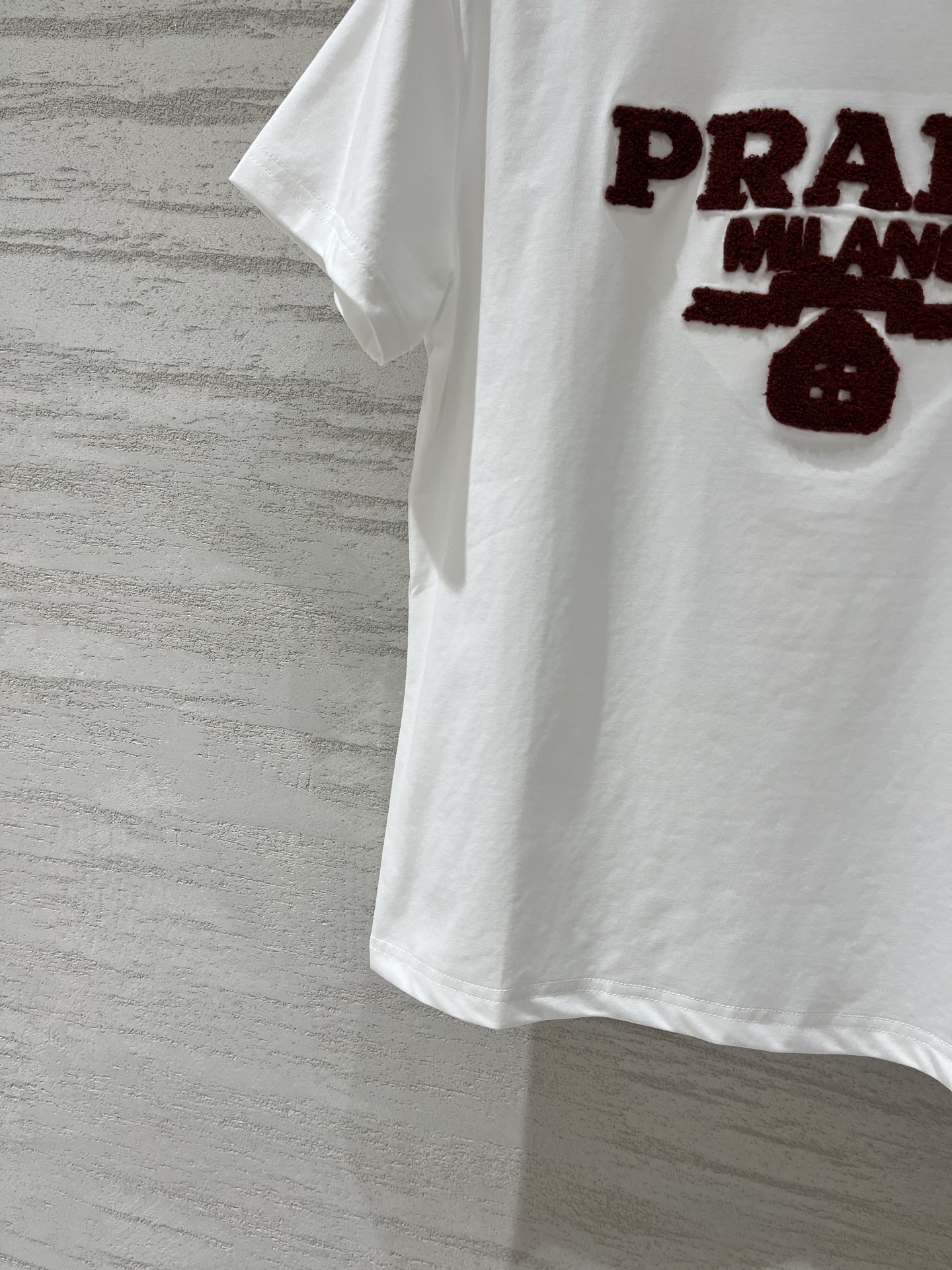 Prada 26，夏季新款 植绒Logo短袖T恤 两色SML