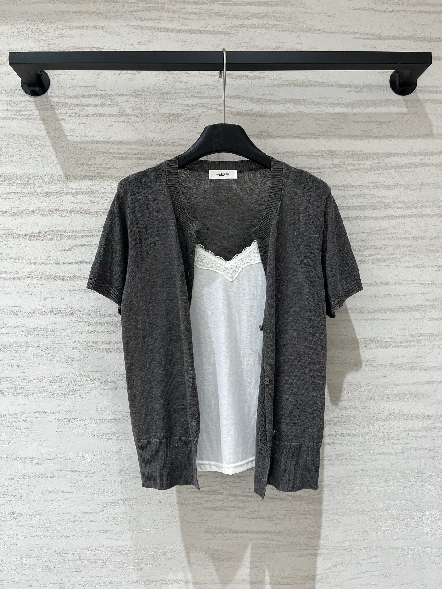 IsabelMarant 假两件拼接针织短袖，内里拼接蕾丝领背心，冰感薄针织，透气不闷汗，微透质感自带高