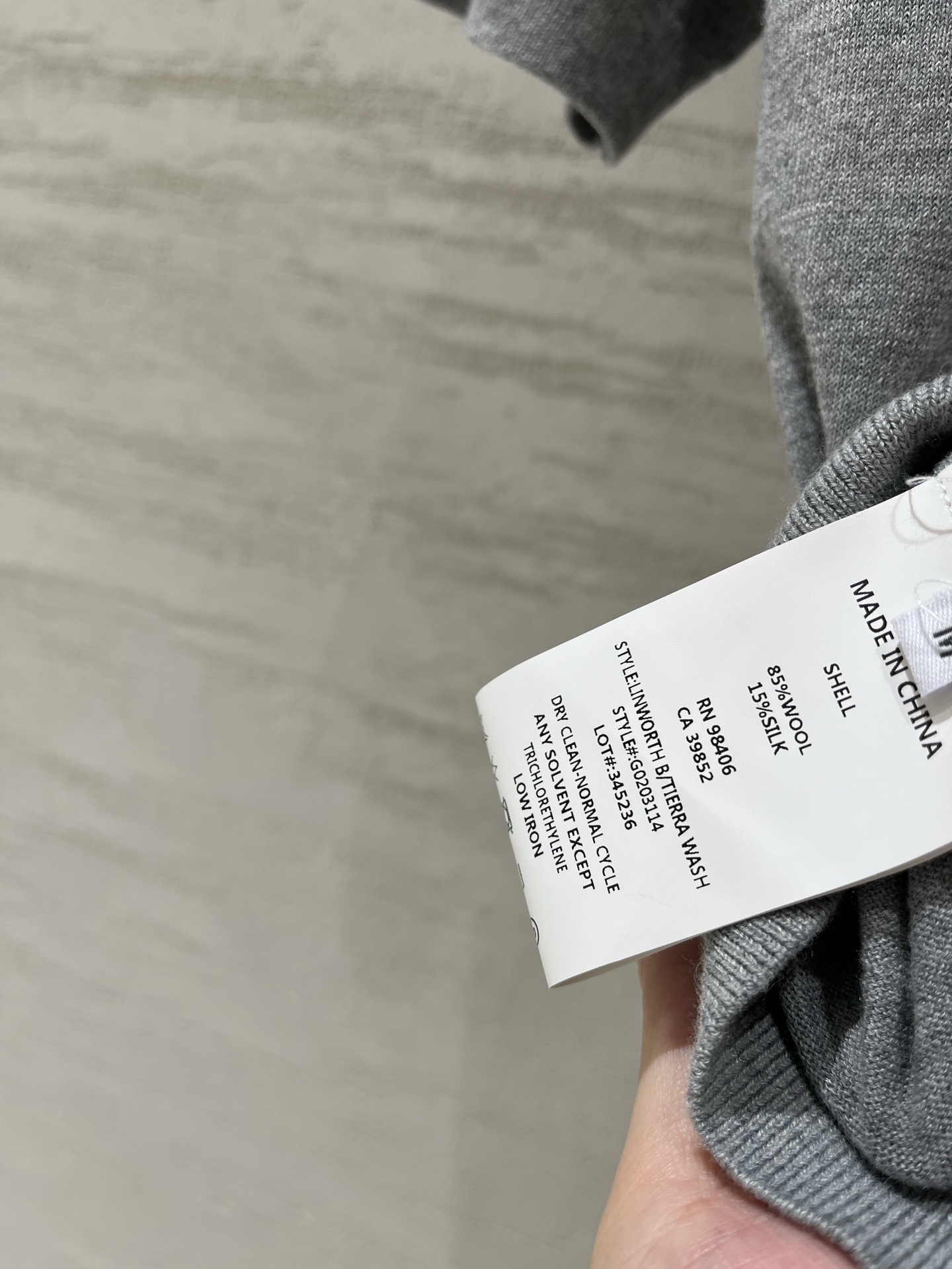 IsabelMarant 早秋新款 花朵刺绣针织短袖，三朵重工立体花朵刺绣，白色花瓣配绿色花蕊，精致又灵