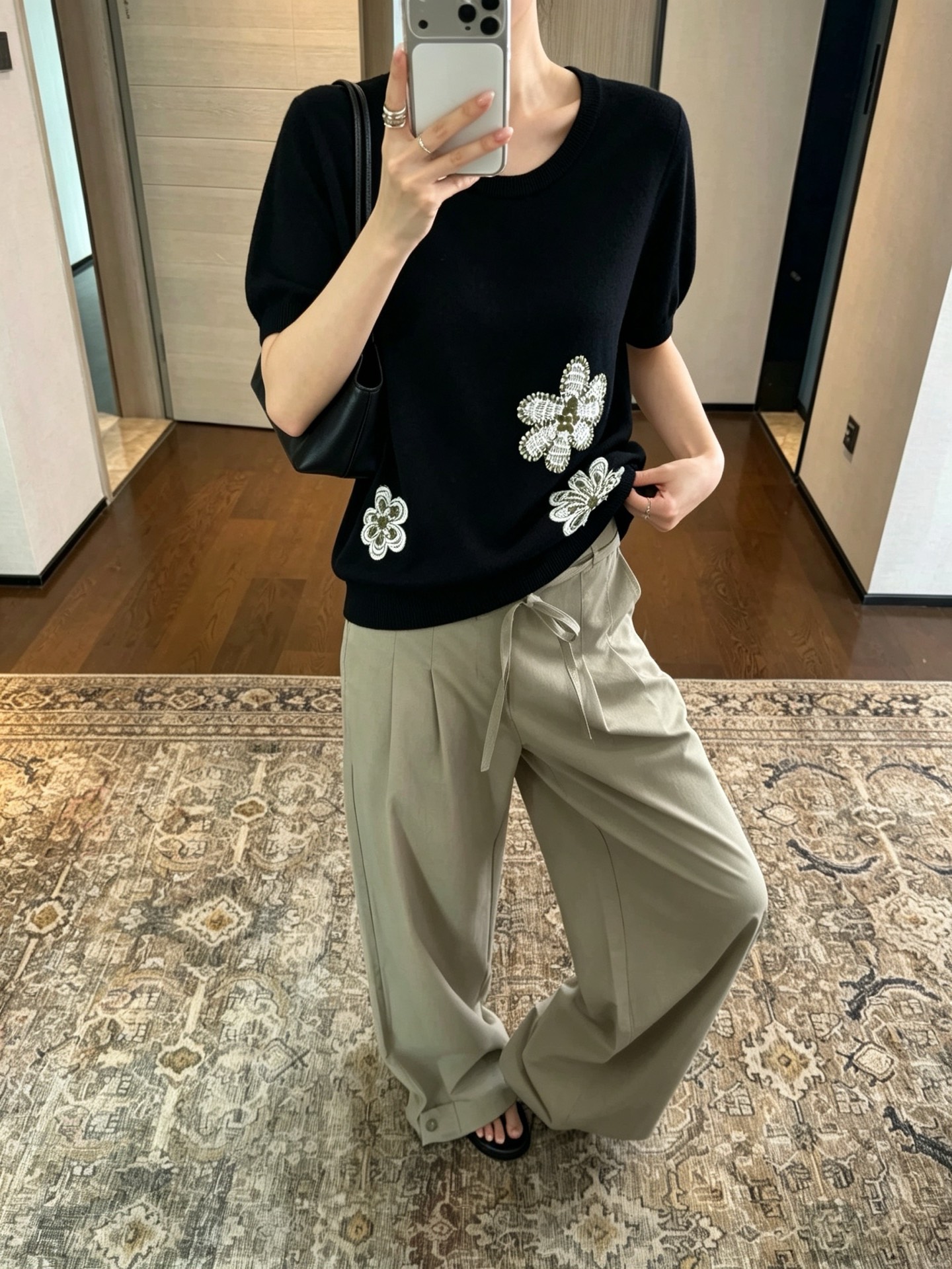 NO:921946,,,19860909,,,Women's clothing