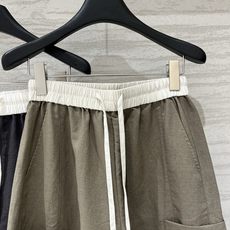 「Sacai 26夏季新款 工装五分短裤」自留百搭神裤,撞色拼接松紧腰,抽绳自带松弛感,双侧大贴袋工装版 「Sacai 26夏季新款 工装五分短裤」自留百搭神裤,撞色拼接松紧腰,抽绳自带松弛感,双侧大贴袋工装版