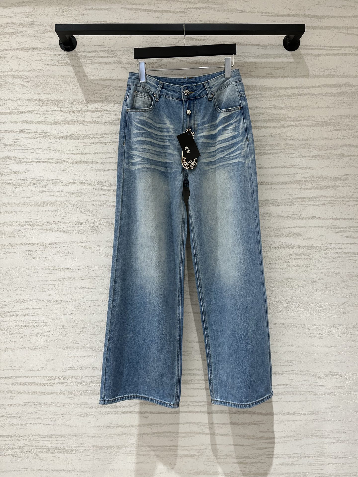 NO:921895,CH Chrome Hearts Summer New Style Straight Jeans with Back Pocket Embroidery Logo, Back Button Pocket Design at Waist, Heavy Sanskrit Logo Embroidery, Size SML,,chrome hearts,jeans,19860909CH克罗心 夏季新款 后袋刺绣Logo直筒牛仔裤,腰后扣袋设计,重工梵文Logo刺绣,码数SML,,chrome hearts,jeans,,Women's clothing