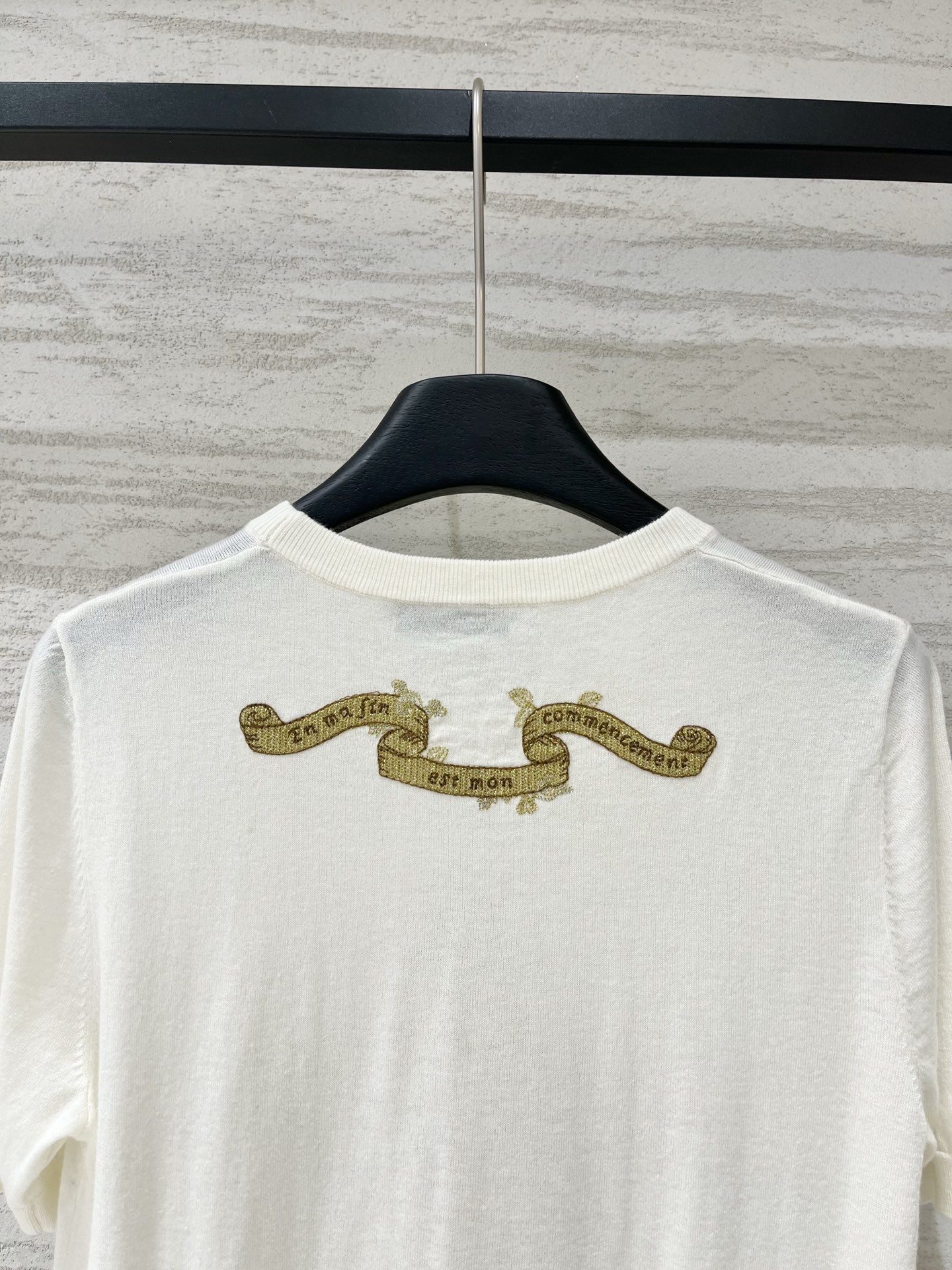 DIOR 26夏季新款 金线刺绣五角星针织短袖，温柔又显气质，细节感拉满，单穿内搭都好看，超细针织面料，