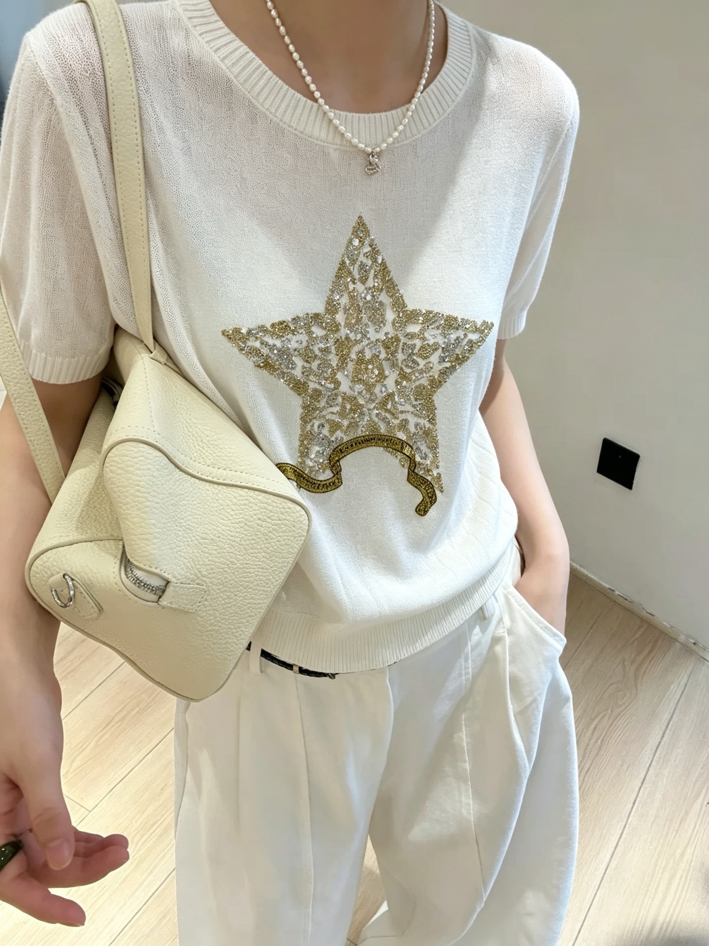 NO:922969,,,19860909,,,Women's clothing