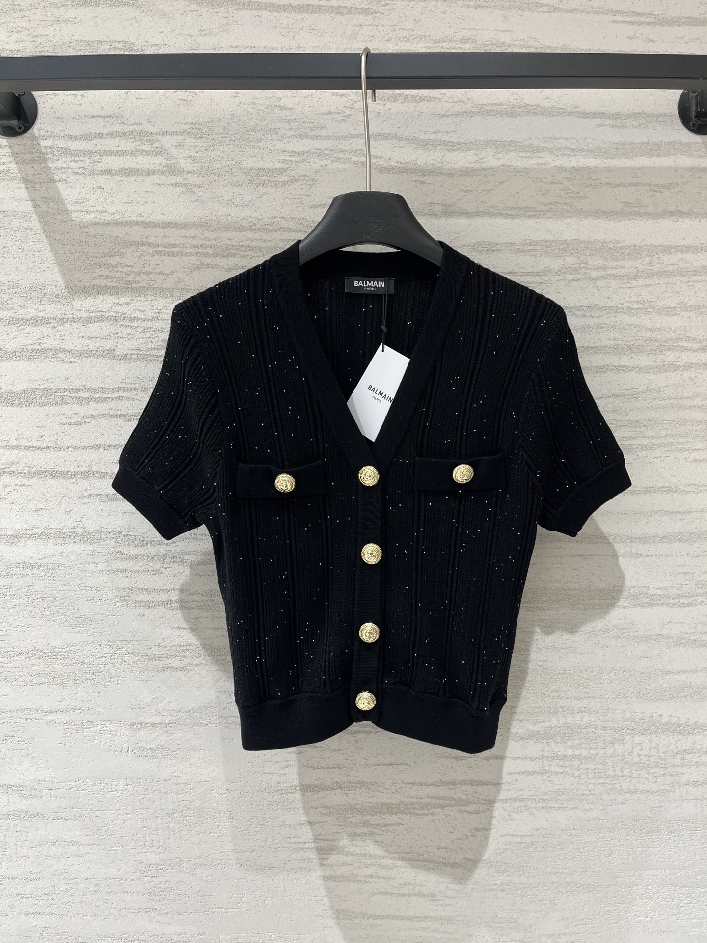 Balmain 26夏季新款 V领开衫短袖款 logo图案修饰点缀 上身高级氛围感十足 两色SML